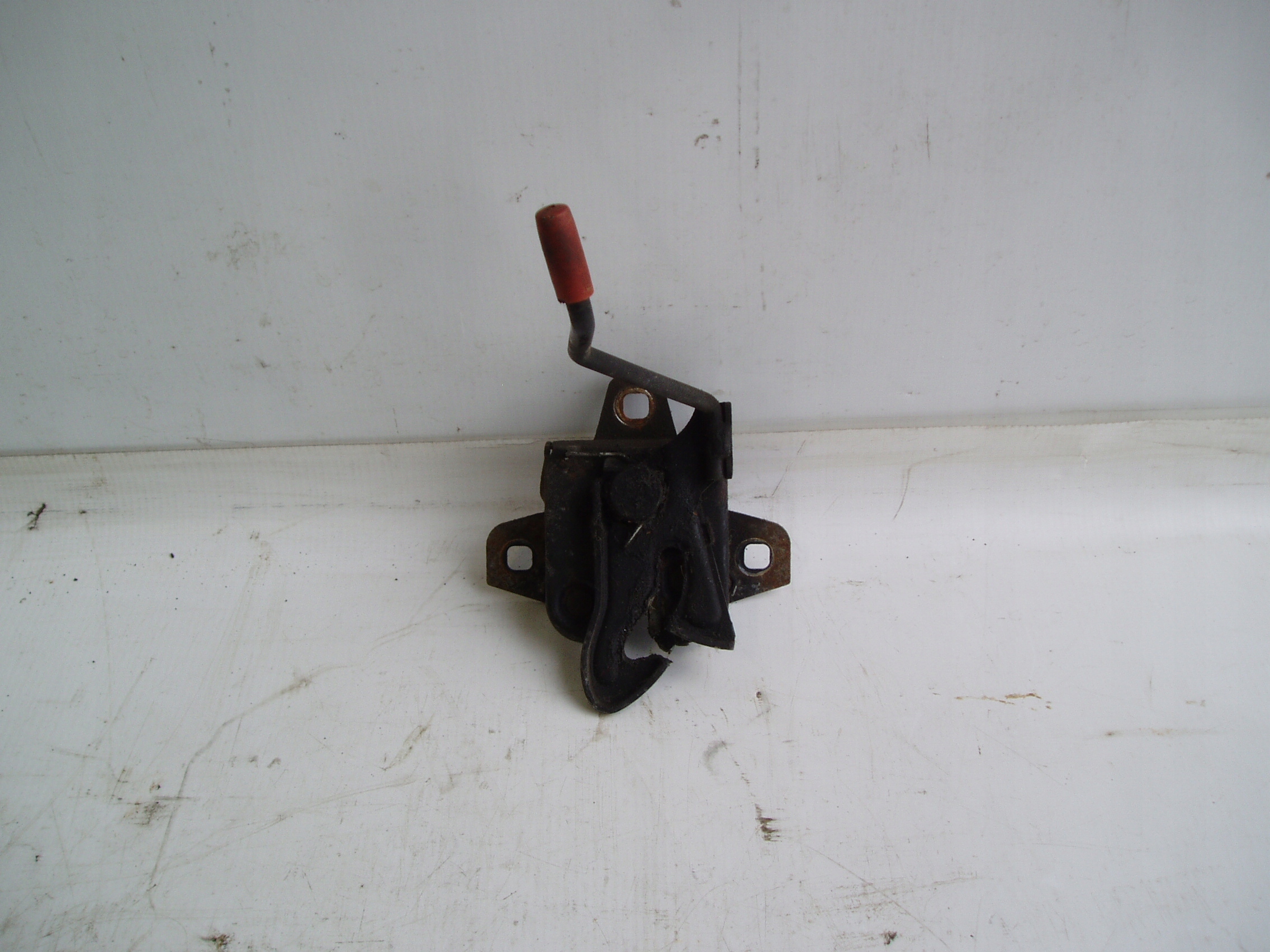 БОЛТ ЗАМОК КАПОТА LANCIA MUSA