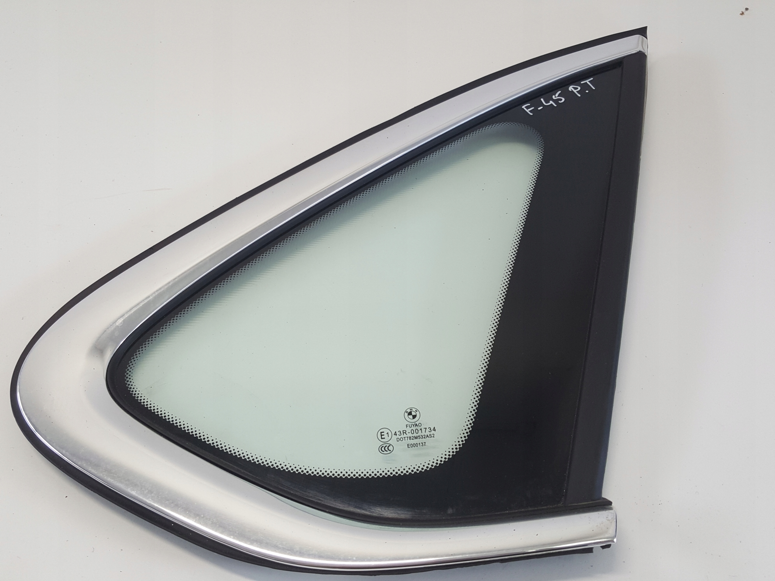 7326152 - BMW 2 F45 стекло кузова задний правый хром 17r.