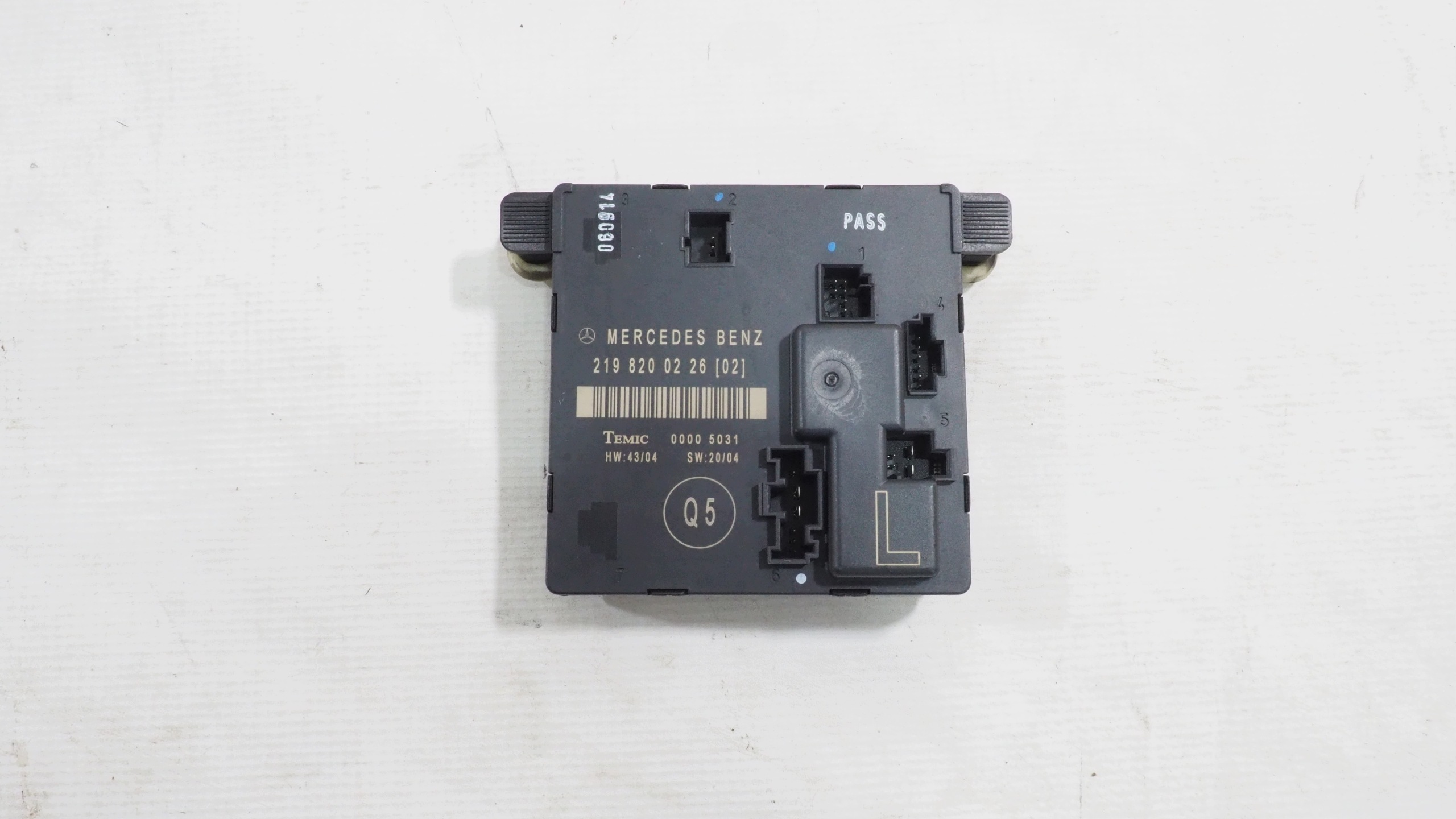 Mercedes CLS W219 module control unit door left rear part 2198200226