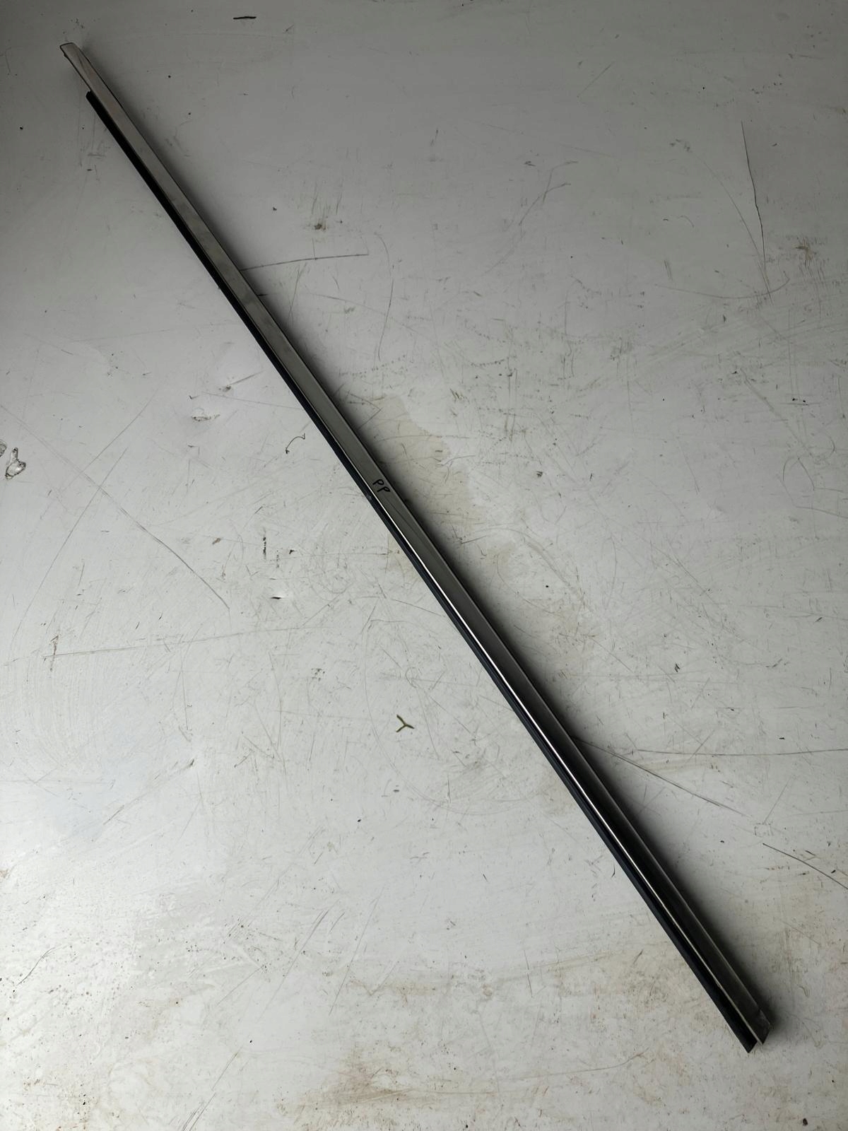 moulding dust CHROM door right front RENAULT LATITUDE
