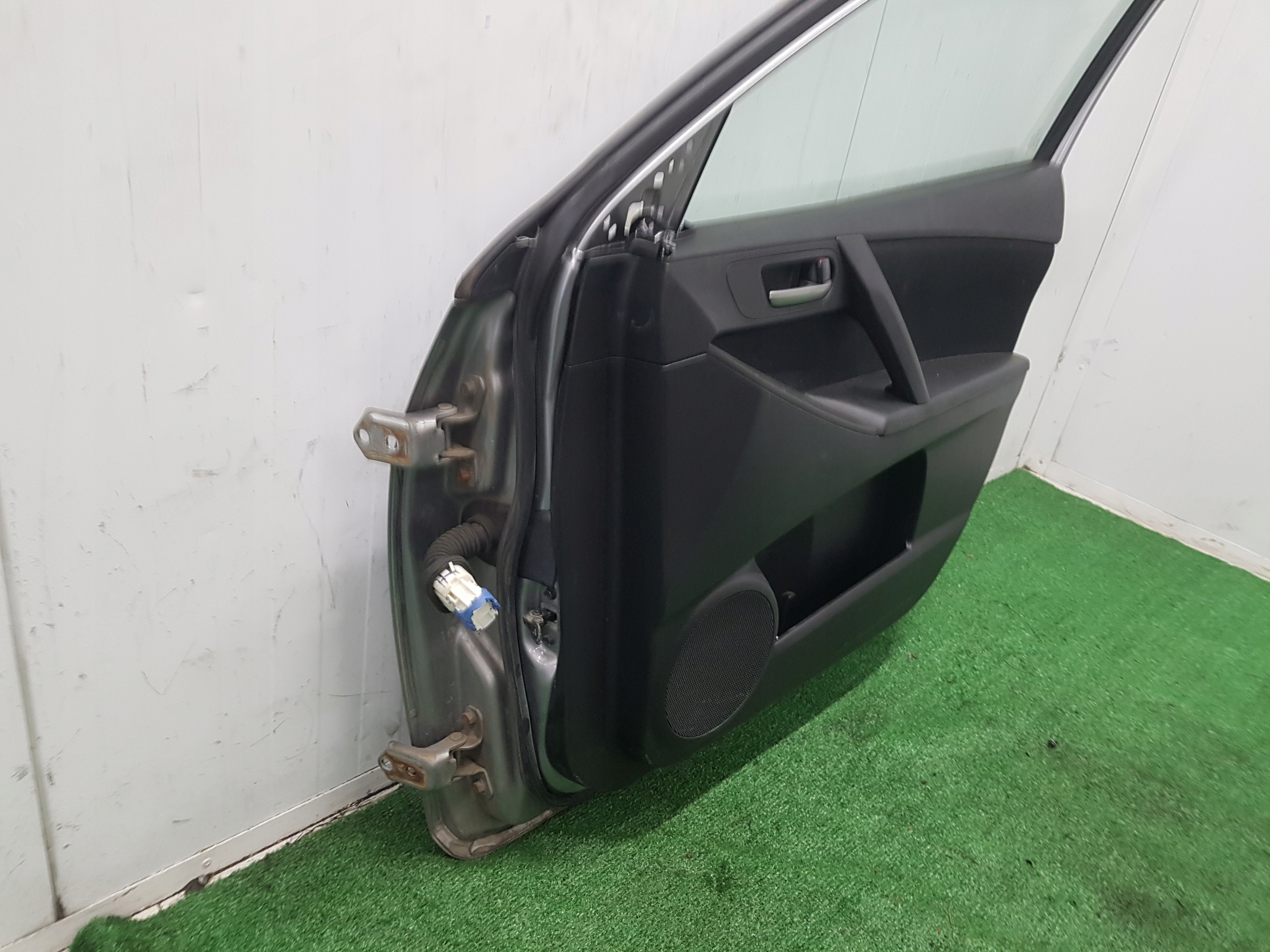 tür rechts vorne MAZDA 3 II 2010 code LAKIERU FE27A