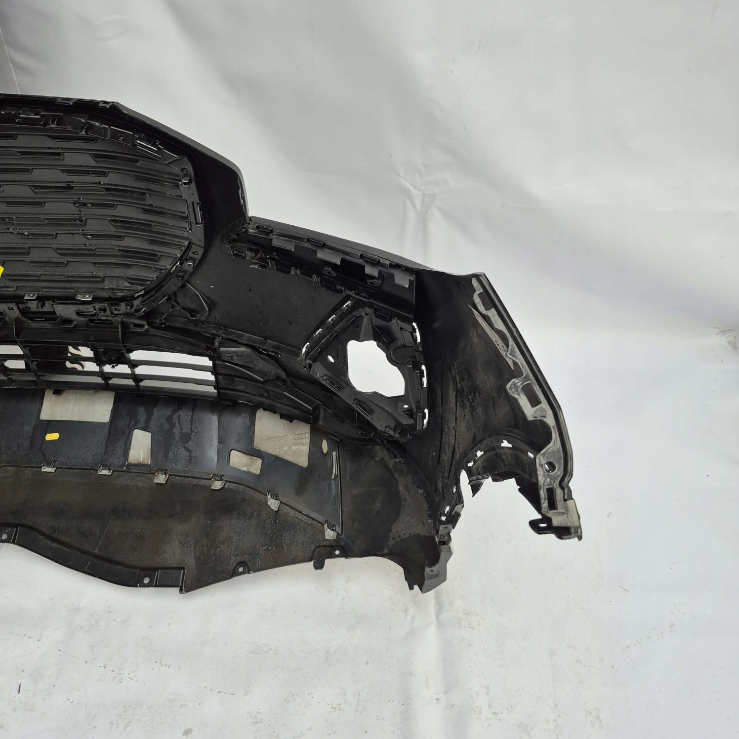 AUDI Q4 E-TRON 89A 21-> bumper front front PDC