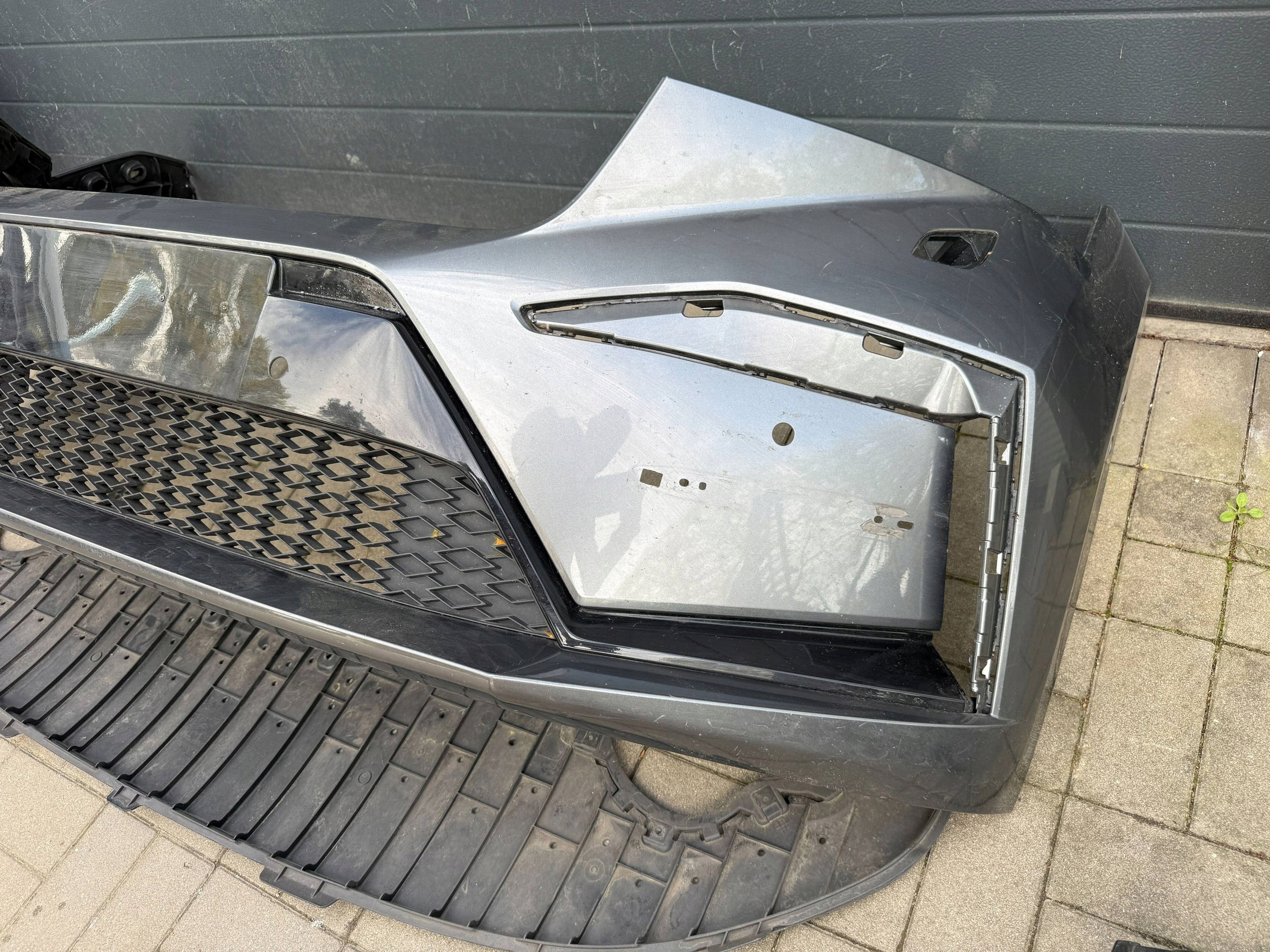 Skoda Enyaq iV 20- bumper front front cover below bumper