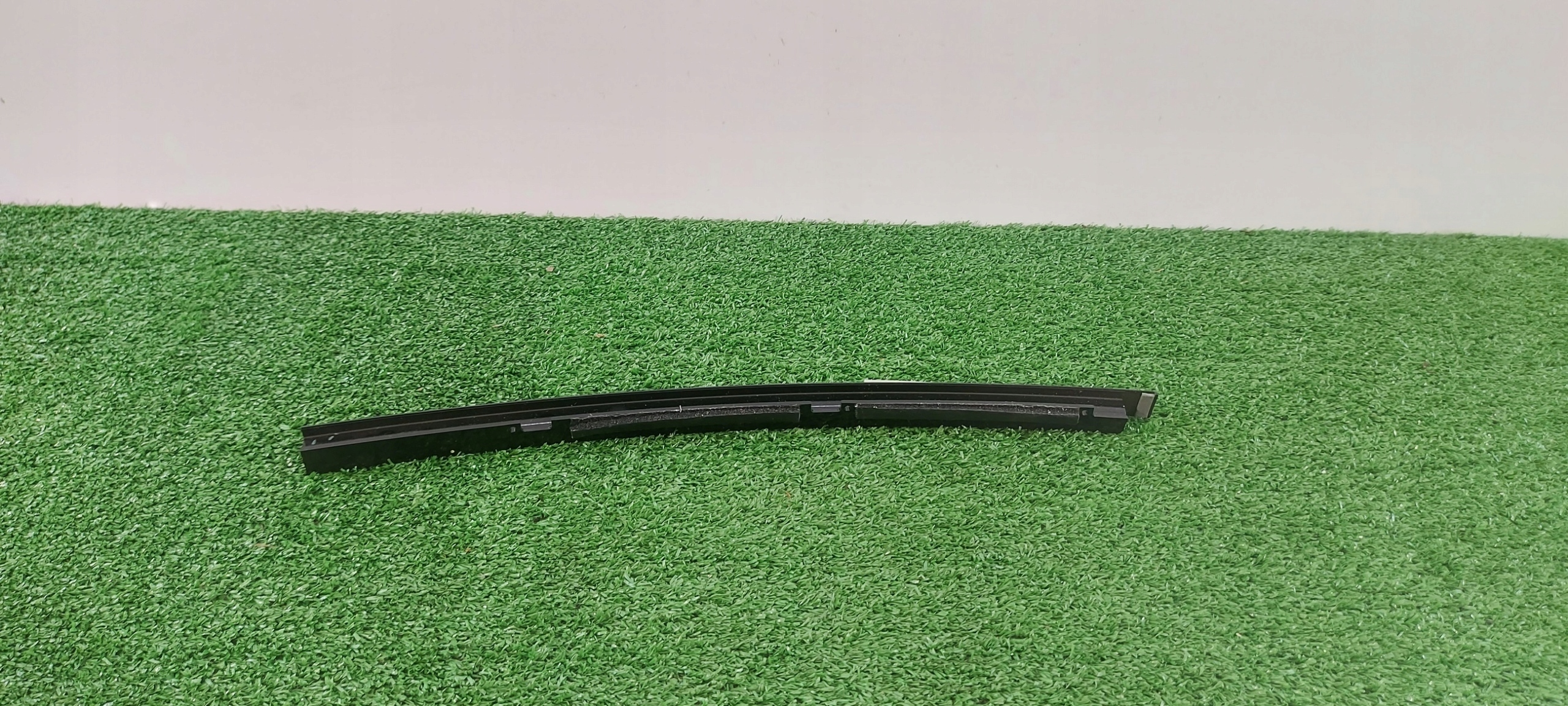 MERCEDES C-KLASA W204 left moulding pillar door ORG