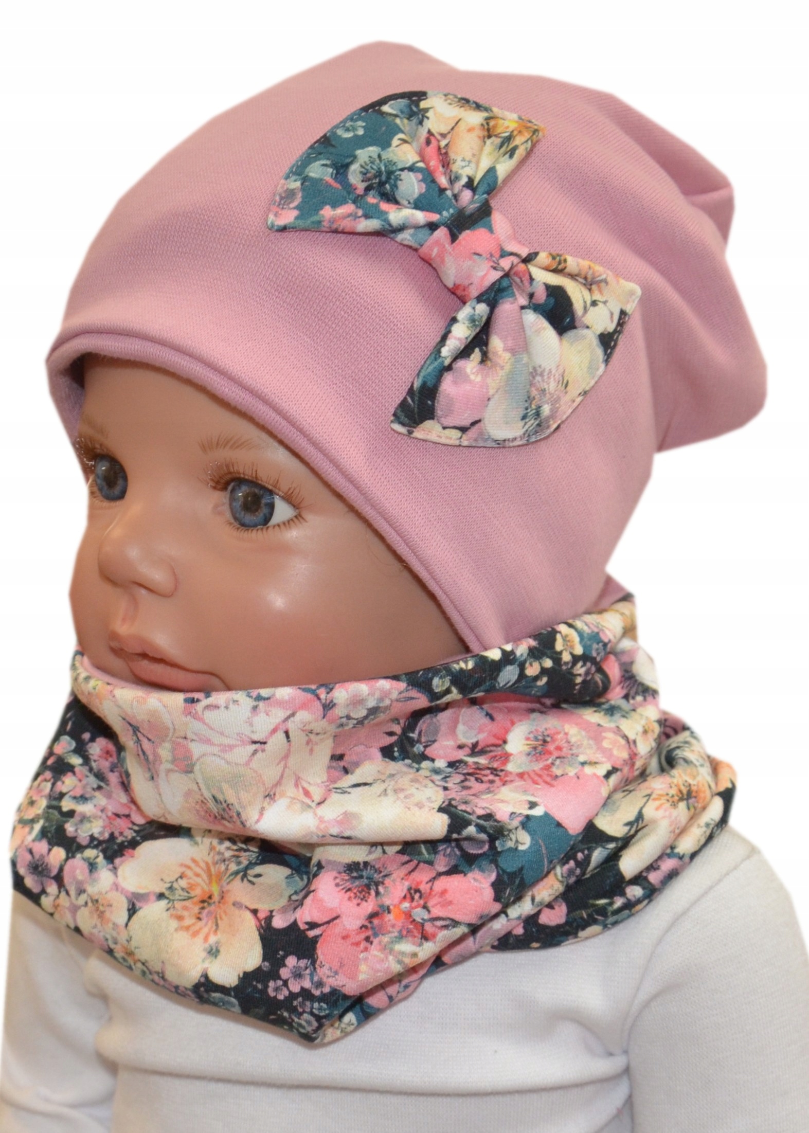 

1/1 czapka i komin 50-54cm 5-12l zachwyt