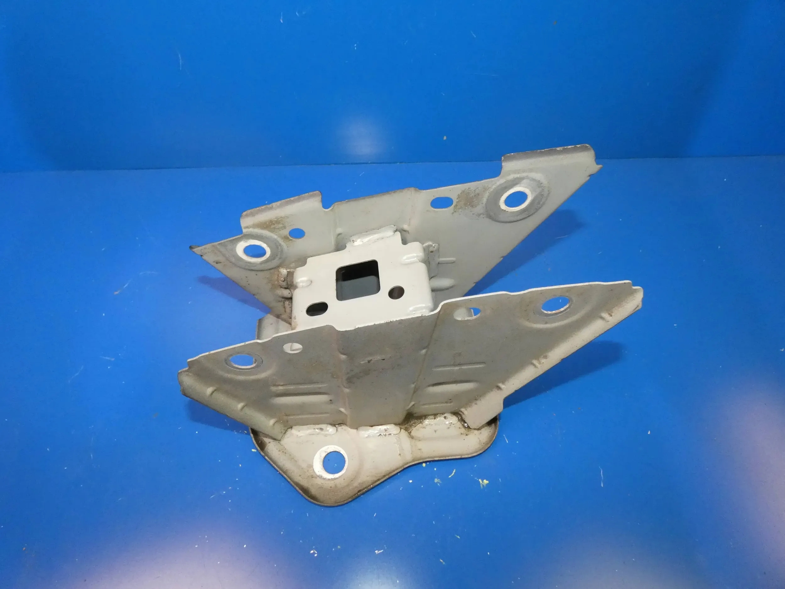 VOLVO V90 II S90 holder siders beam tip left rear part