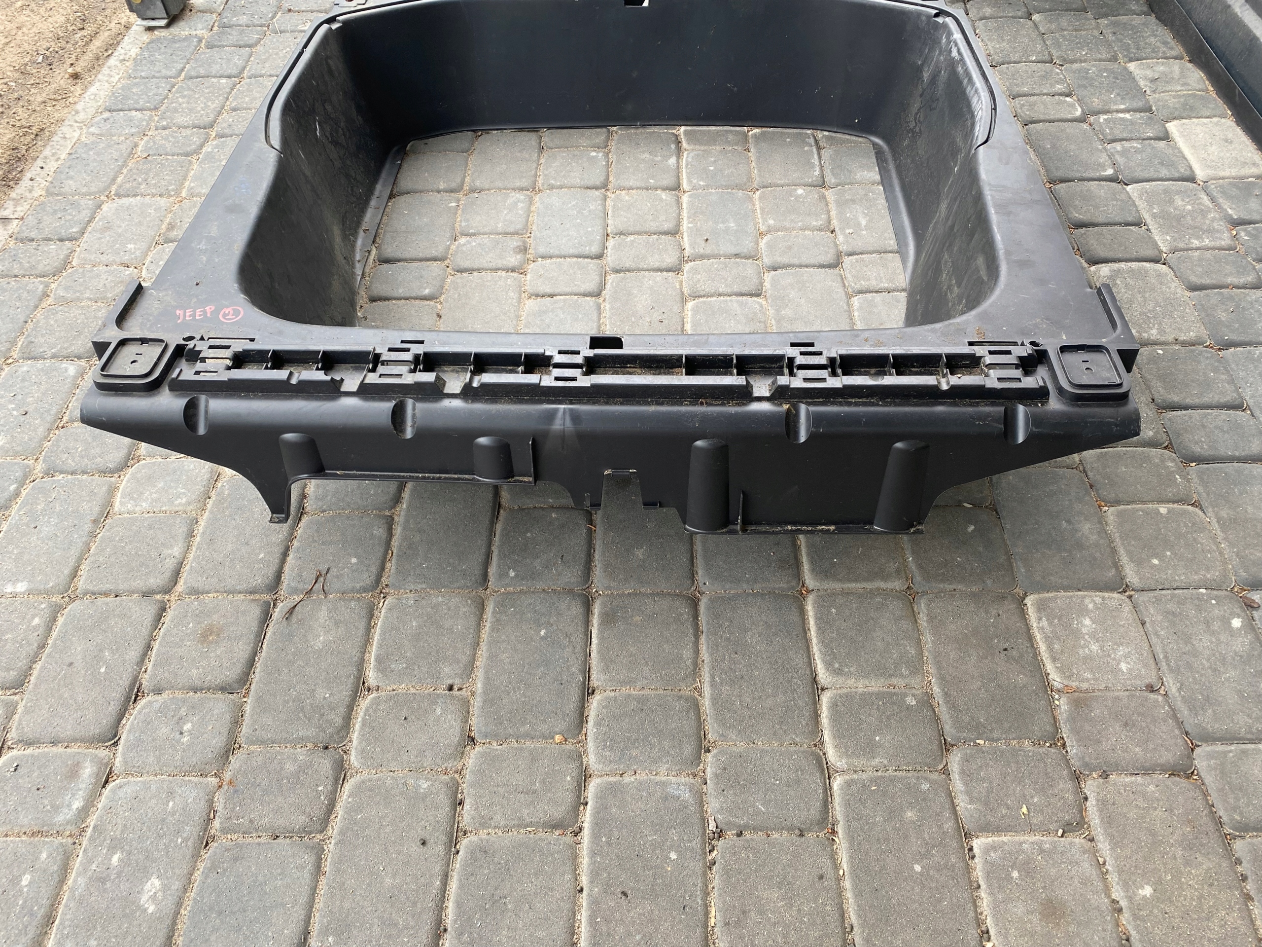 JEEP GRAND CHEROKEE WK2 sump boot floor