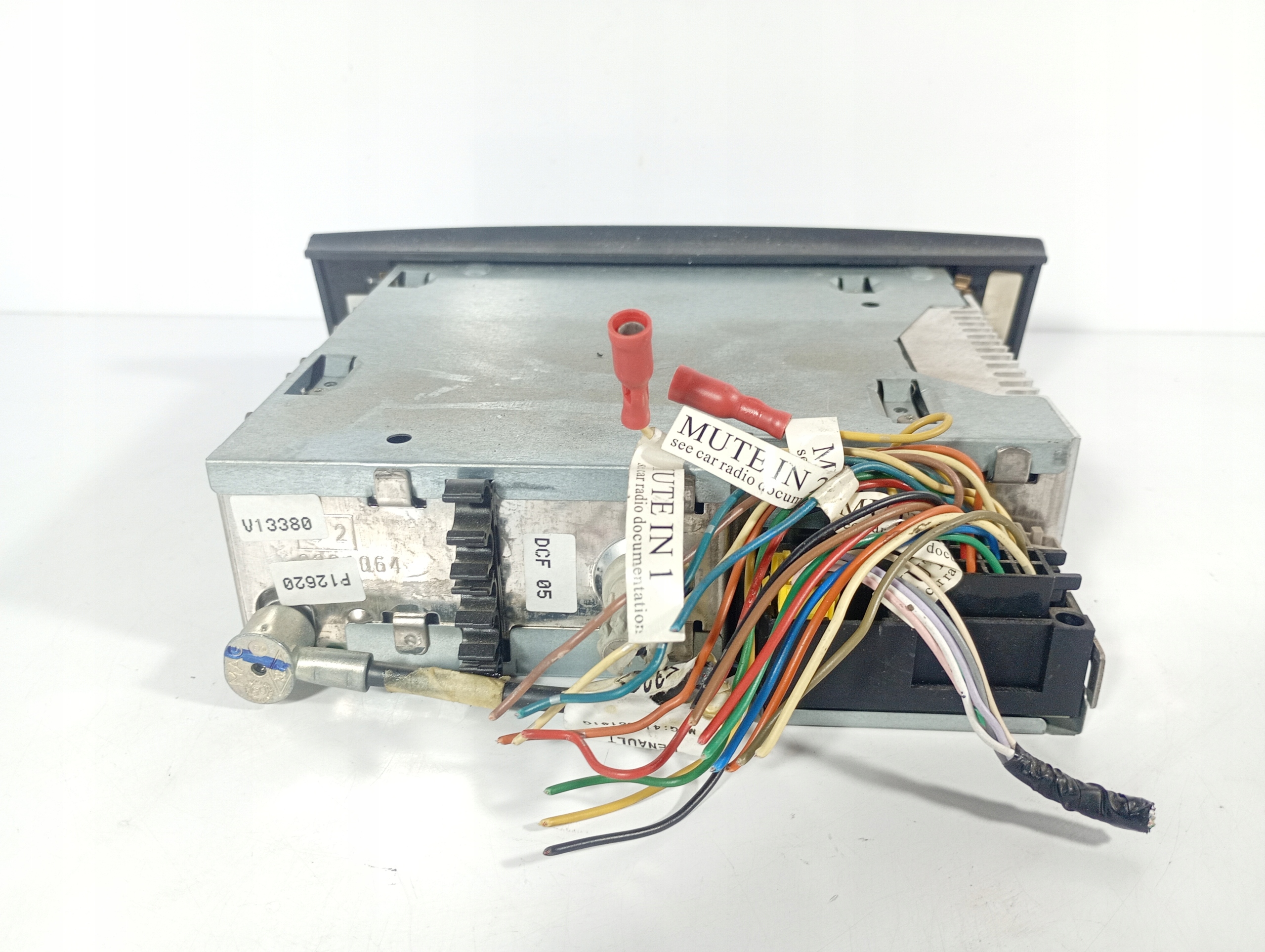 Laguna II 2 02-07 RADIO CD does not have KODU OE 8200607909
