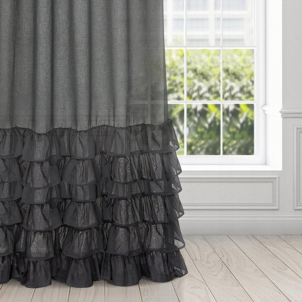 Hotová záclona na pásku Dolly 140x250 Eurofirany, černé volánky ve spodní části