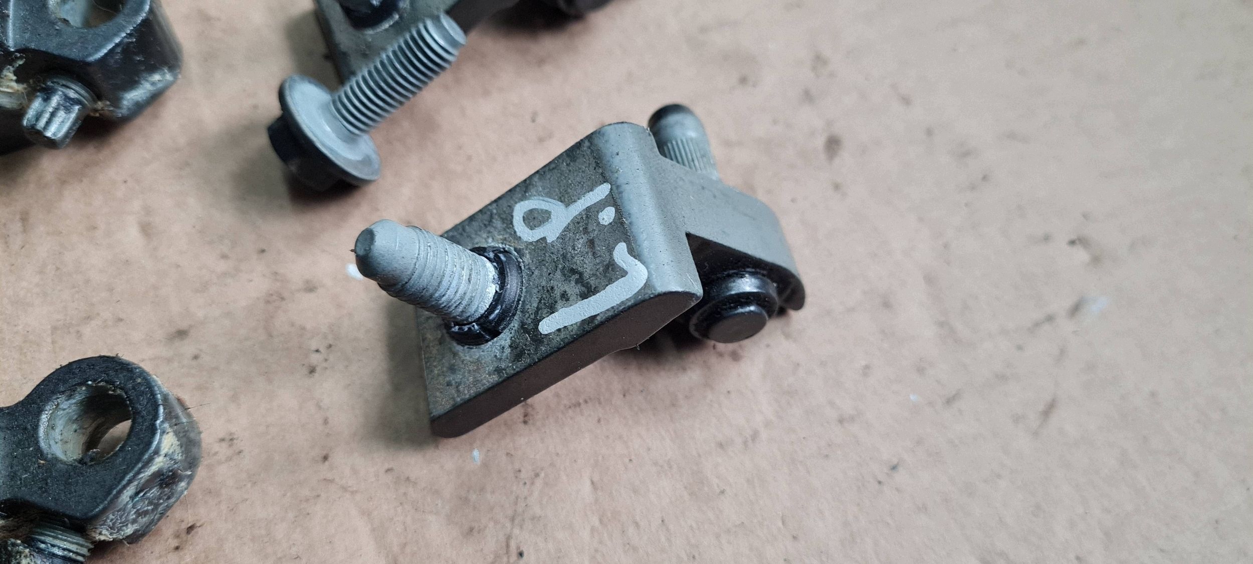 A5 8T LIFT hinge hinges door left left front SPORTBACK LX7R 8K0831401B