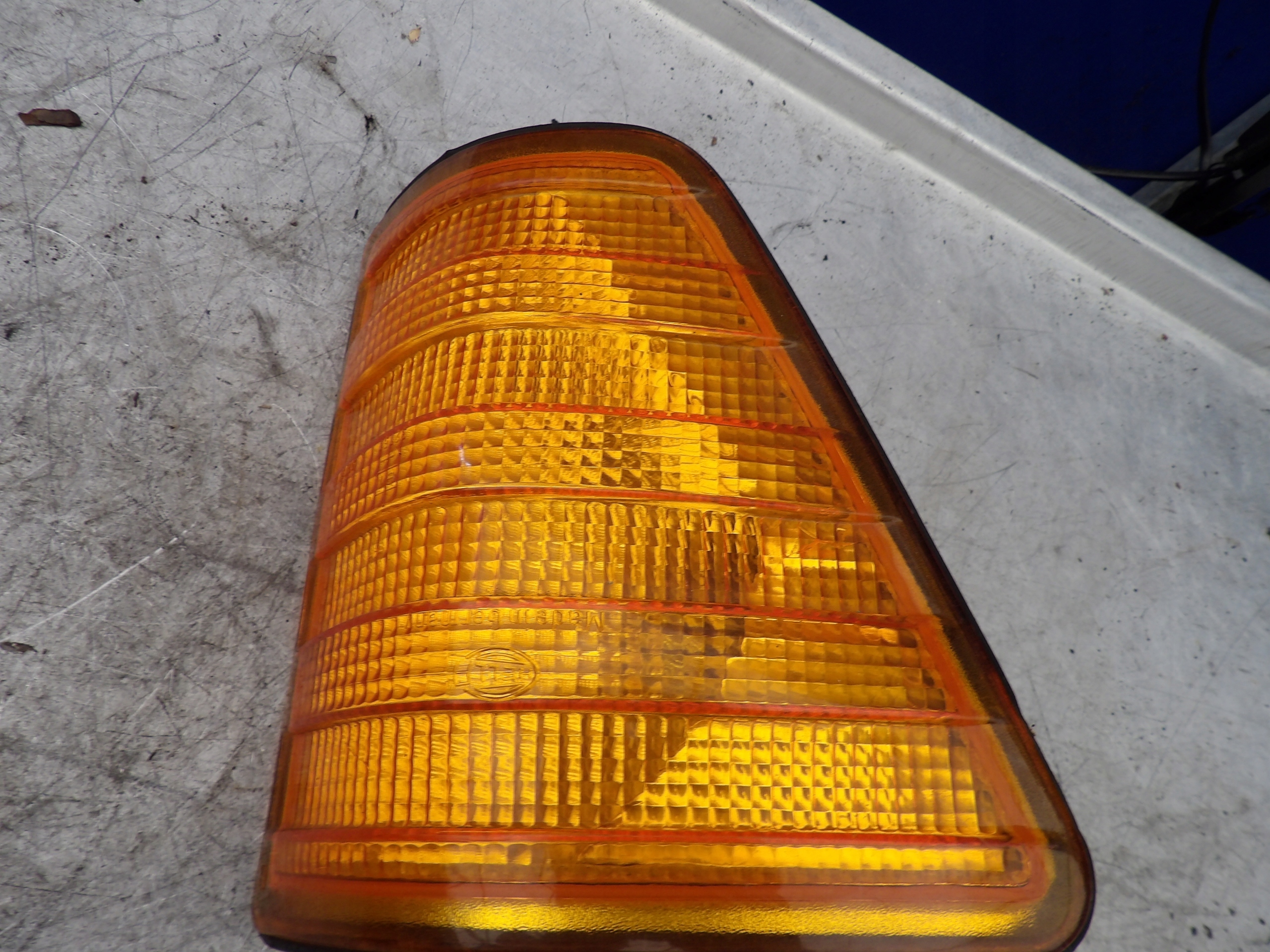 Mercedes 308D, W602 indicator left