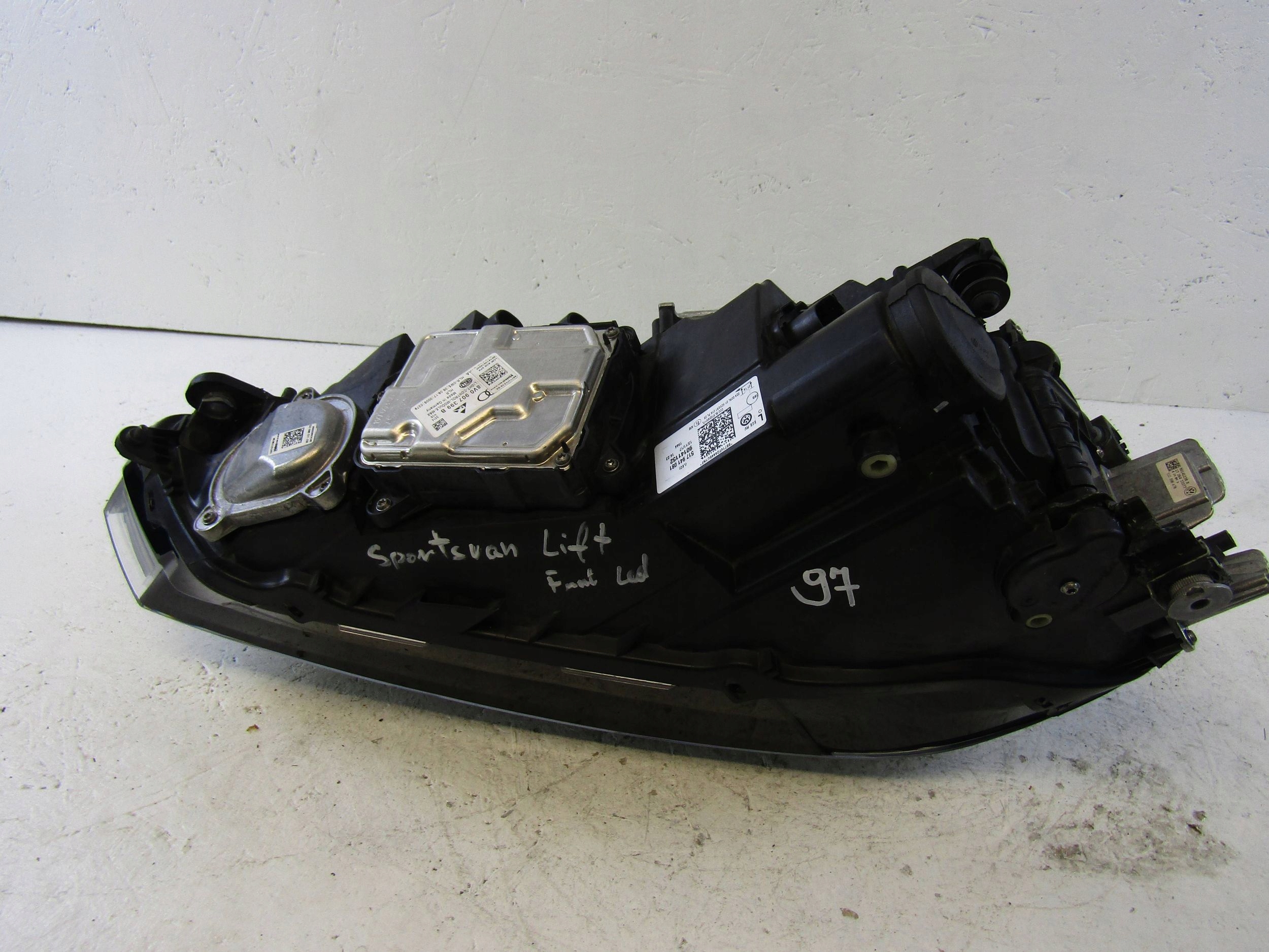 VW Sportsvan lift light left Full Led 517941081