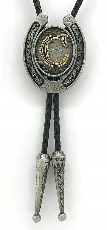 Kravata country western bolo s podkovou a iniciálou C (Cezary, Czesiu, Czarek jméno)