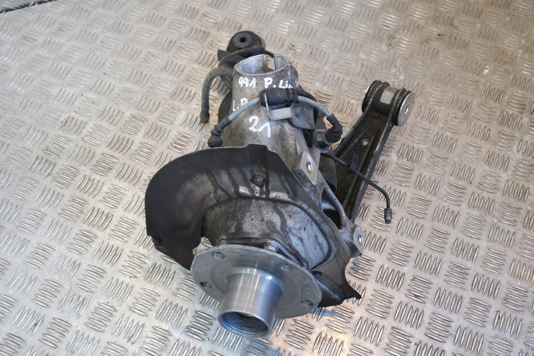 ПЕРЕДНЯЯ ЛЕВАЯ ПОДВЕСКА PORSCHE 991 4S CENTRAL