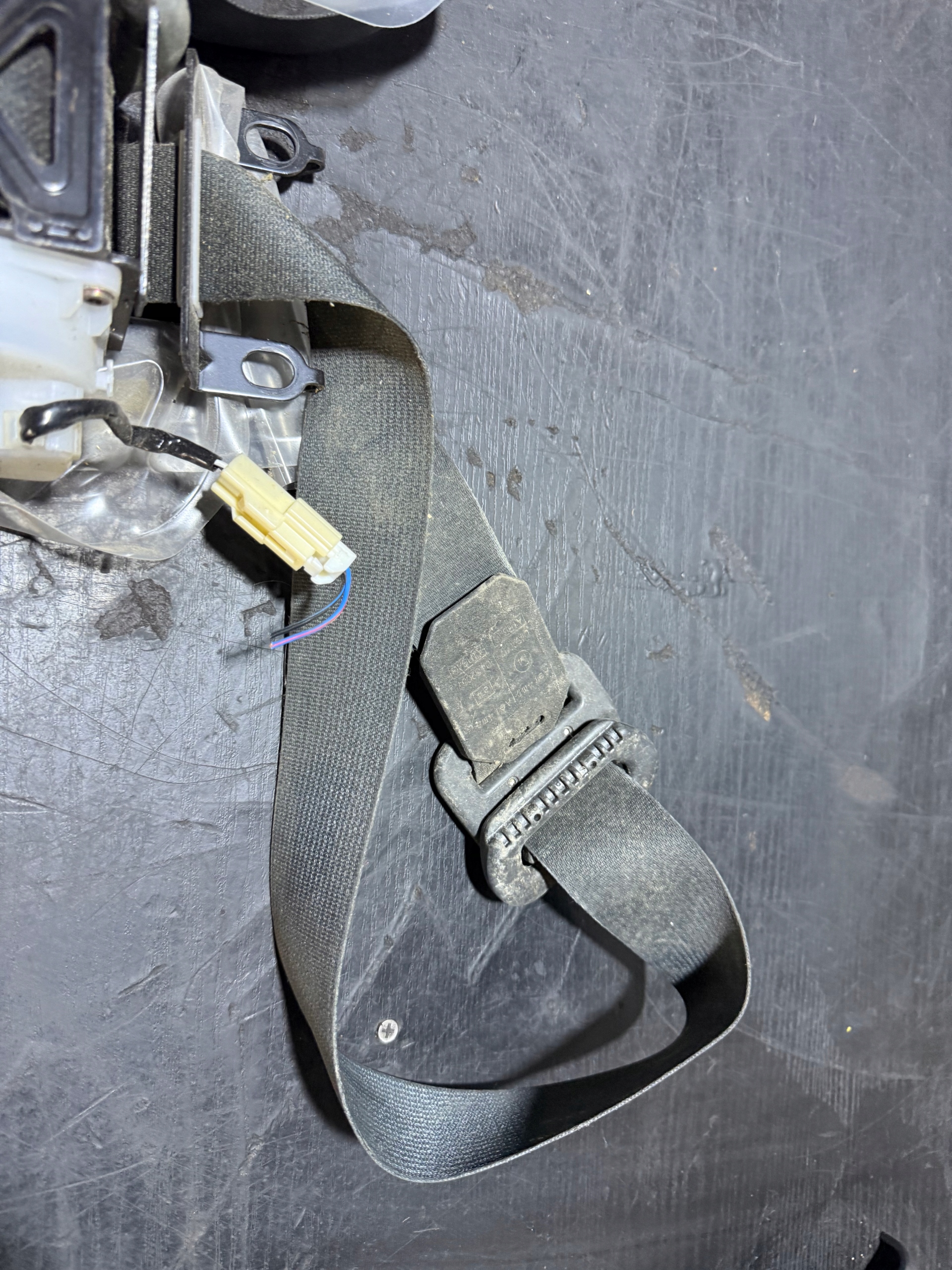 mazda RX8 ремень безопасности передний левый