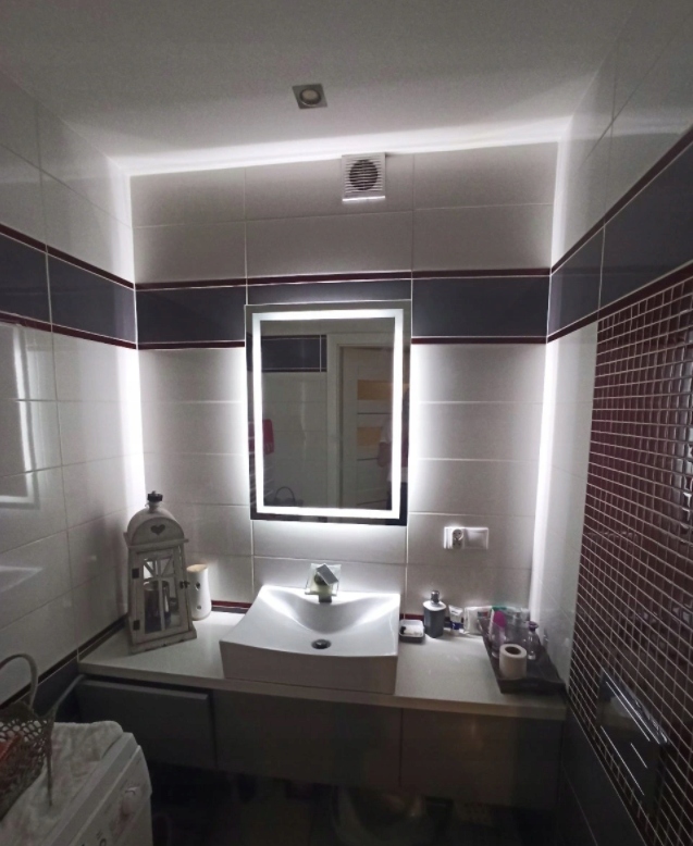 LUSTRO LED 60x80 PODŚWIETLANE ŁAZIENKOWE GLAMOUR Rodzaj zwykłe