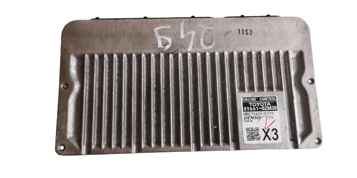 computer ECU TOYOTA DENSO 89661-0ZM30 MB275600-537