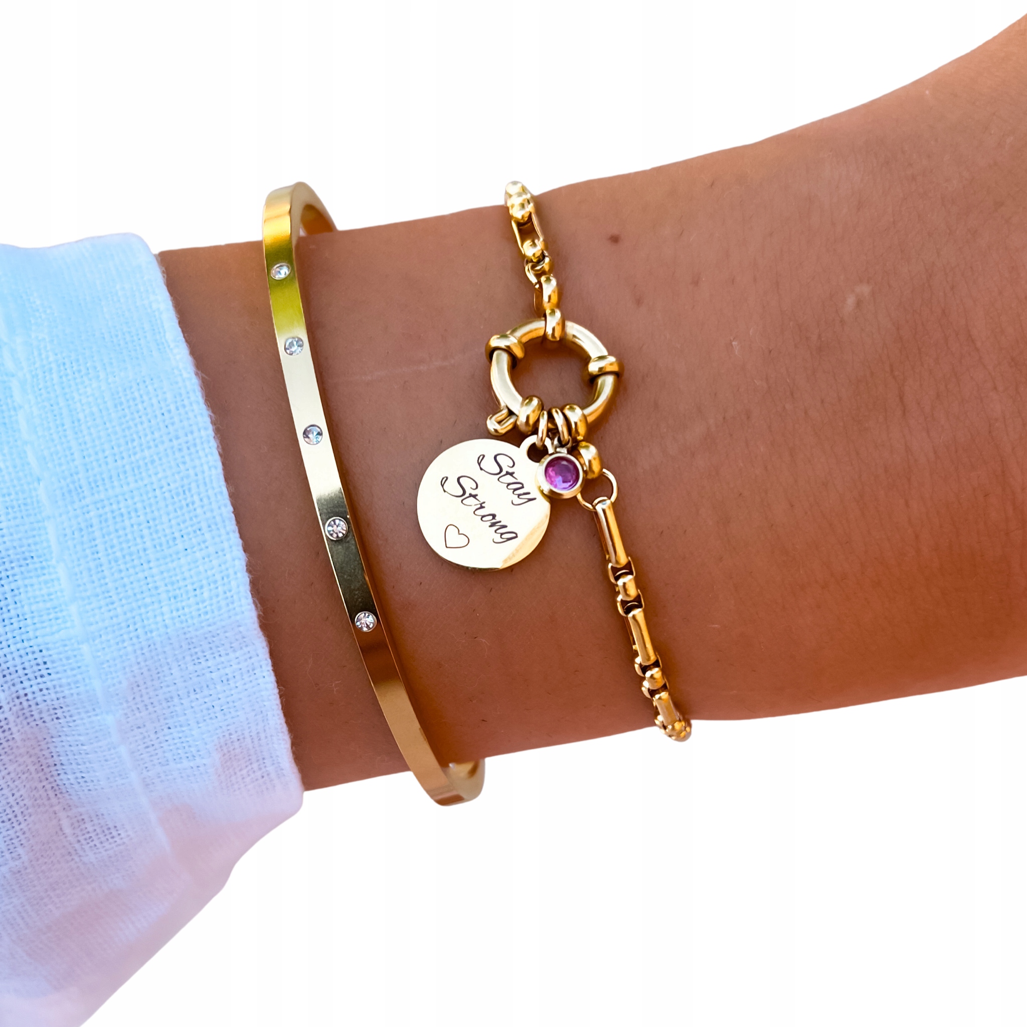 Złota bransoletka z grawerem stay strong dla przyjaciółki ze stali