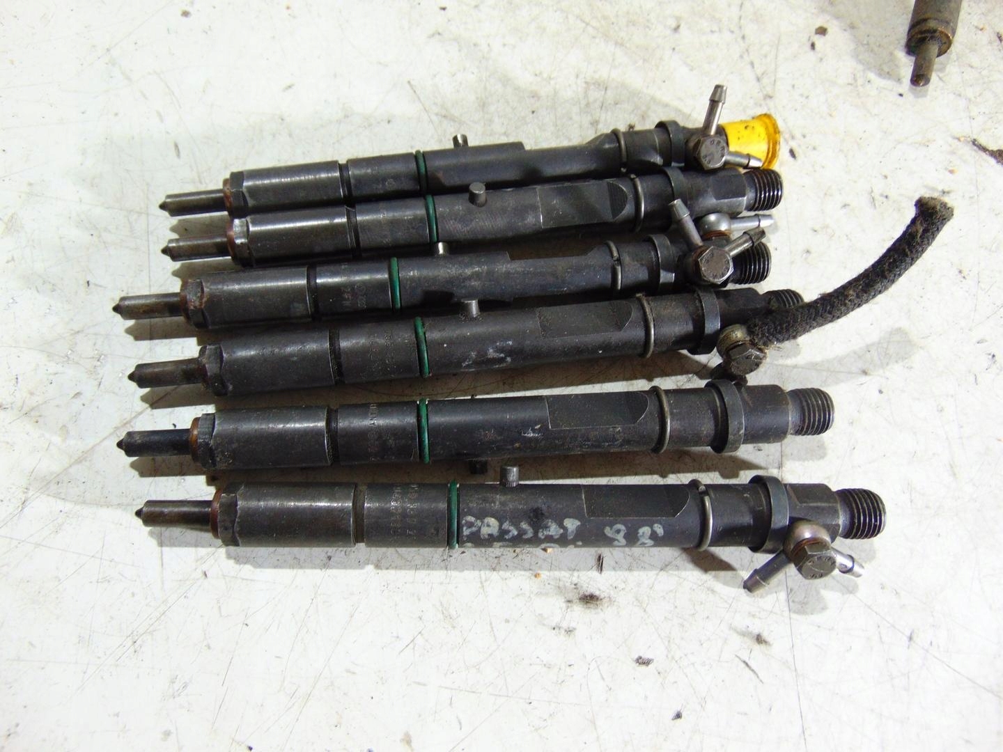 WTRYSK WTRYSKI VW PASSAT B5 2.5 TDI 059130201E