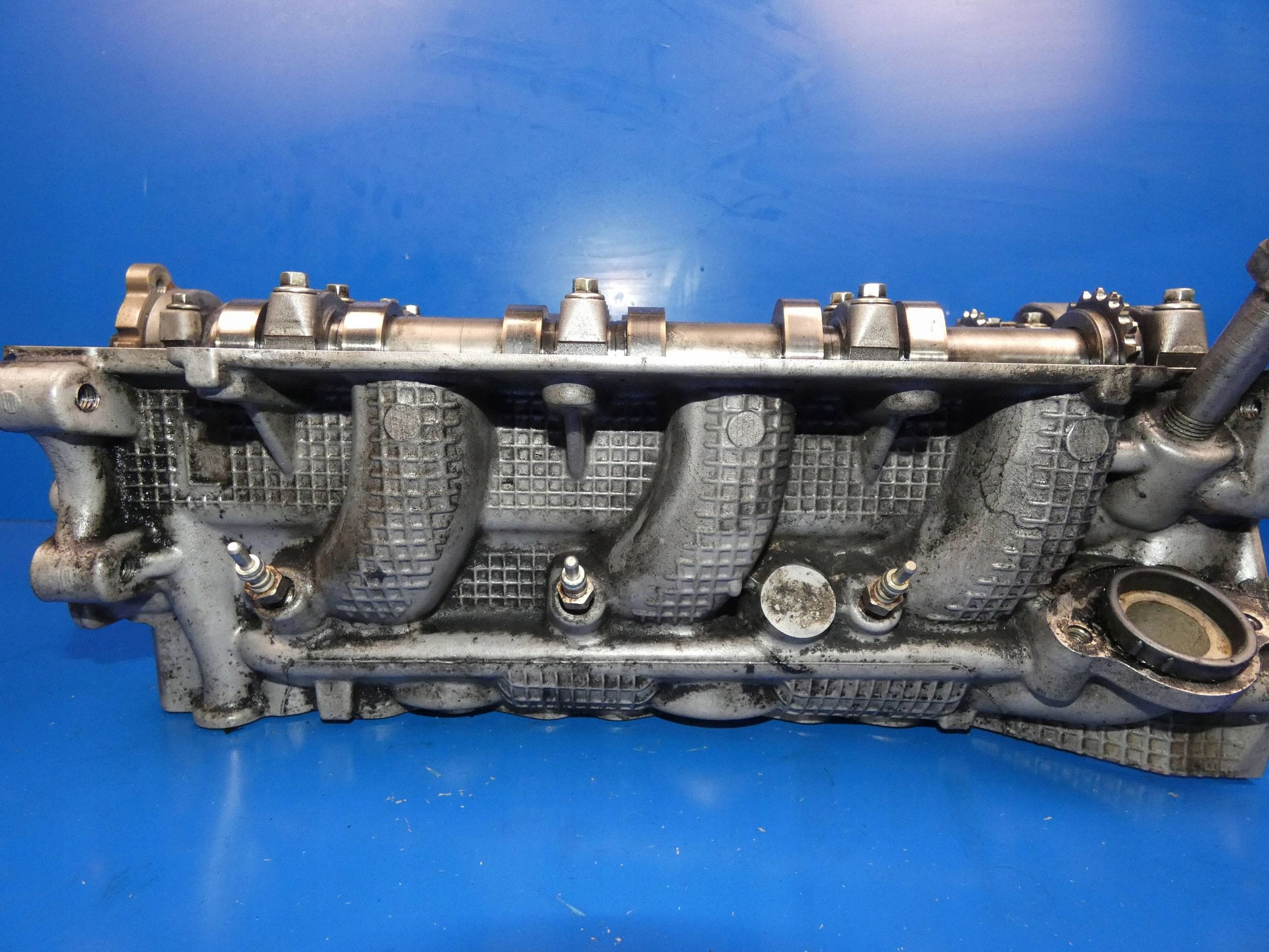 LAND ROVER DISCOVERY IV RANGE SPORT JAGUAR 3.0 D 306DT head. of the engine