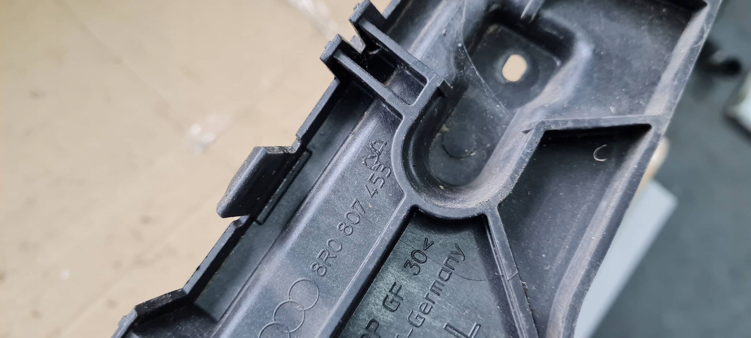 Q5 8R support bracket holder of a bumper left rear part 8R0807453B