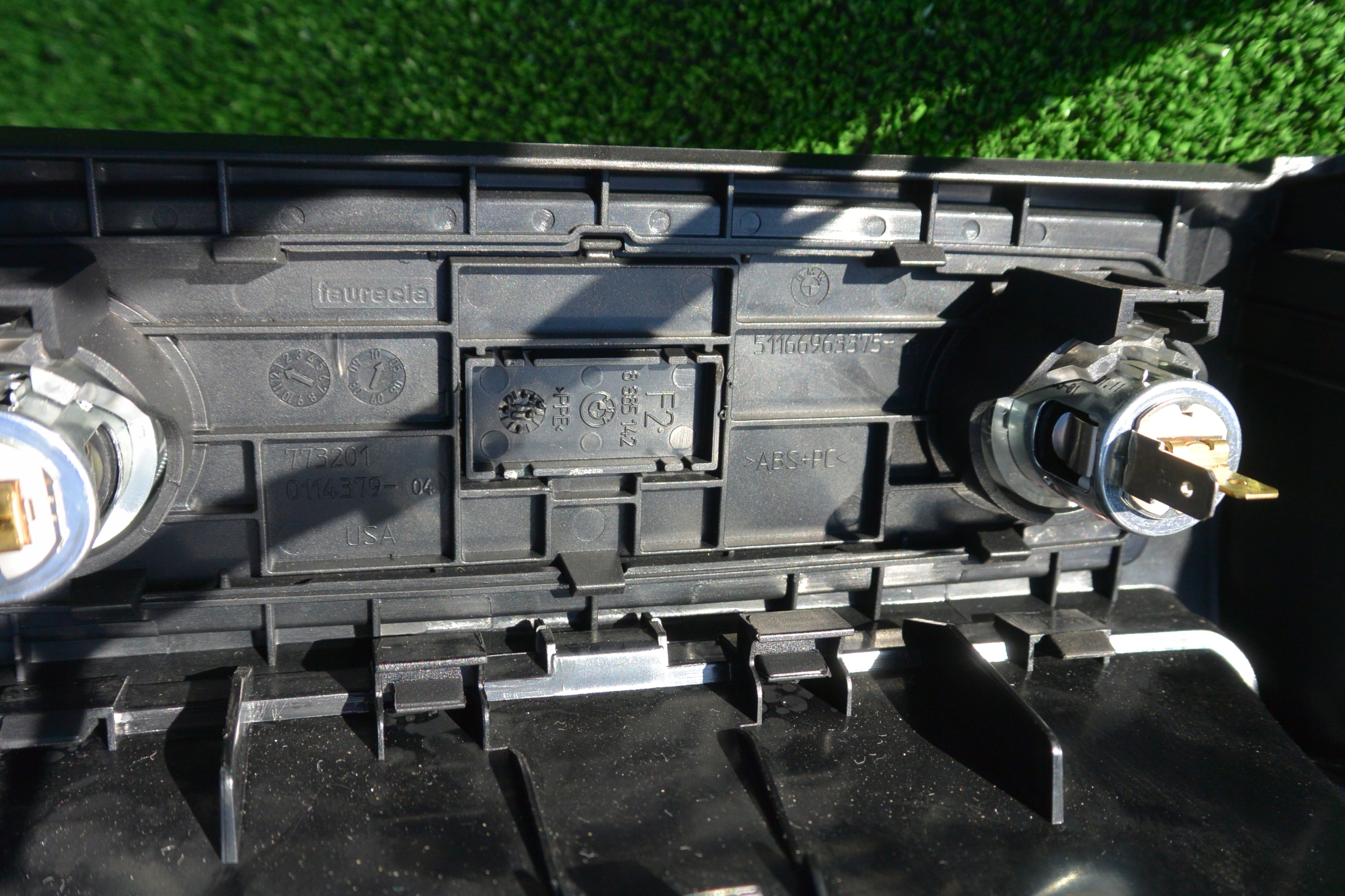 BLENDE ABDECKUNG GEHÄUSE HANDSCHUHFACH TUNELU HECK BMW X5 E70 LIFT