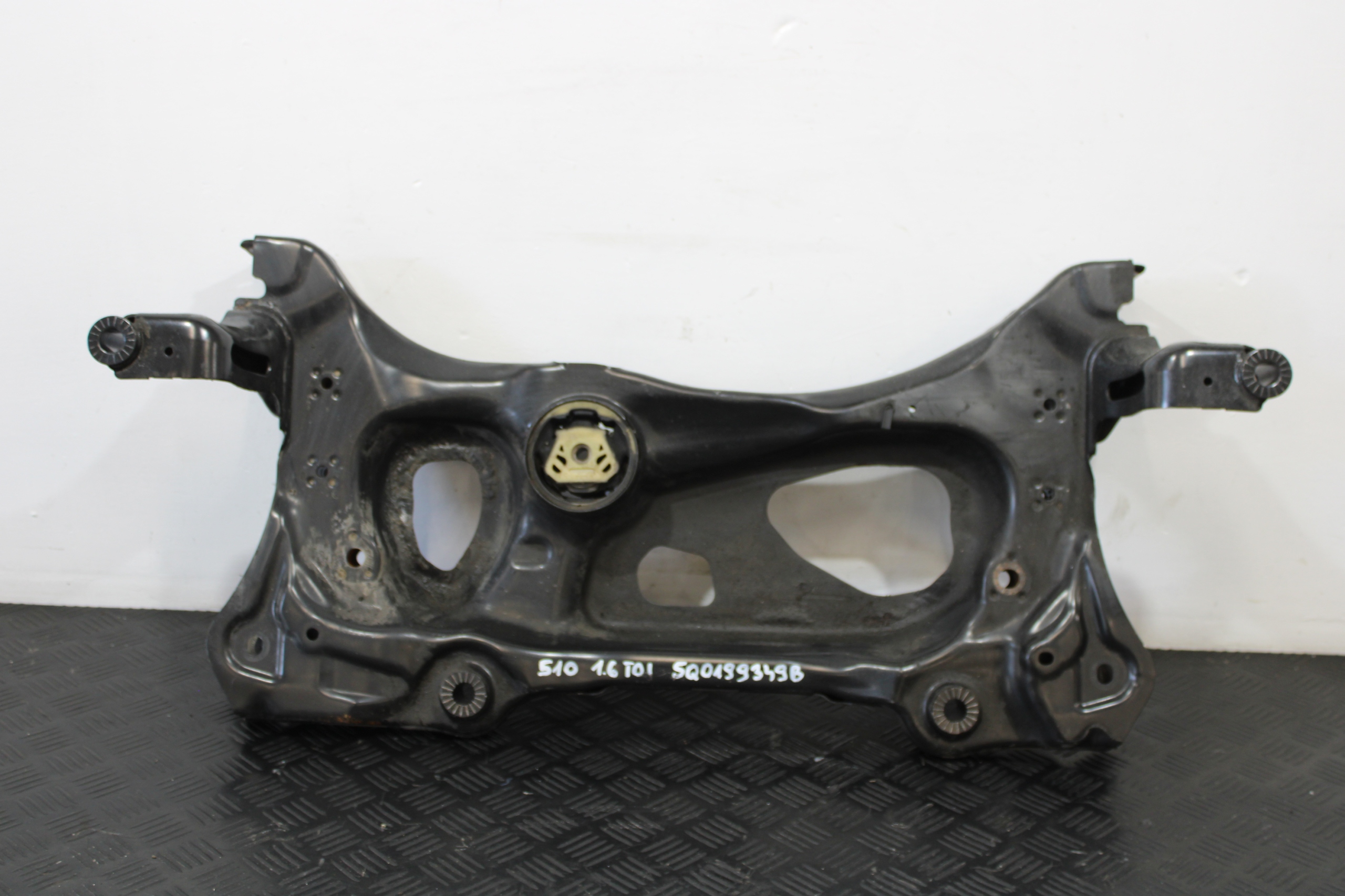 axle beam subframe axle beam front 5Q0199349B VW GOLF SPORTSVAN 510