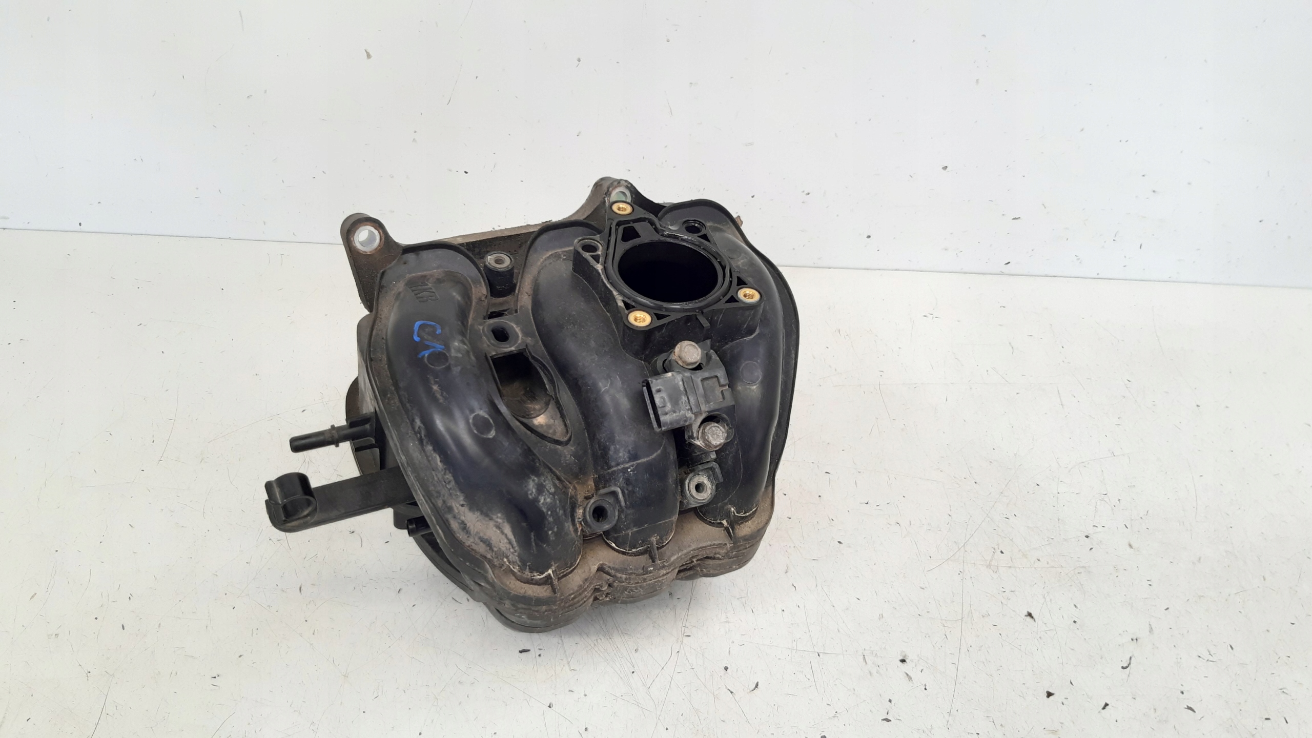 intake manifold 1,0i Citroen C1