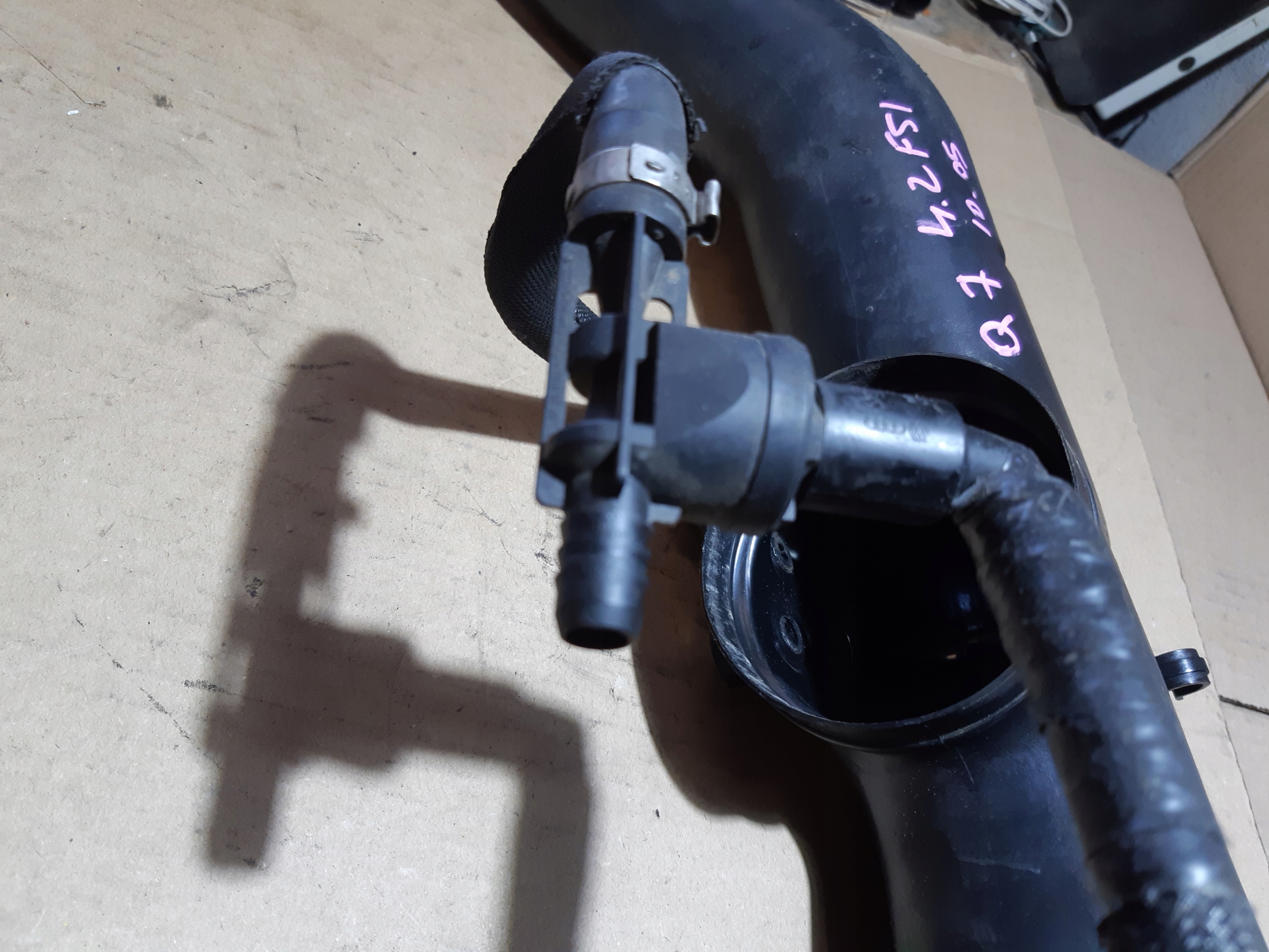 AUDI Q7 4L 4.2 FSI wiring pipe air 7L8129627A