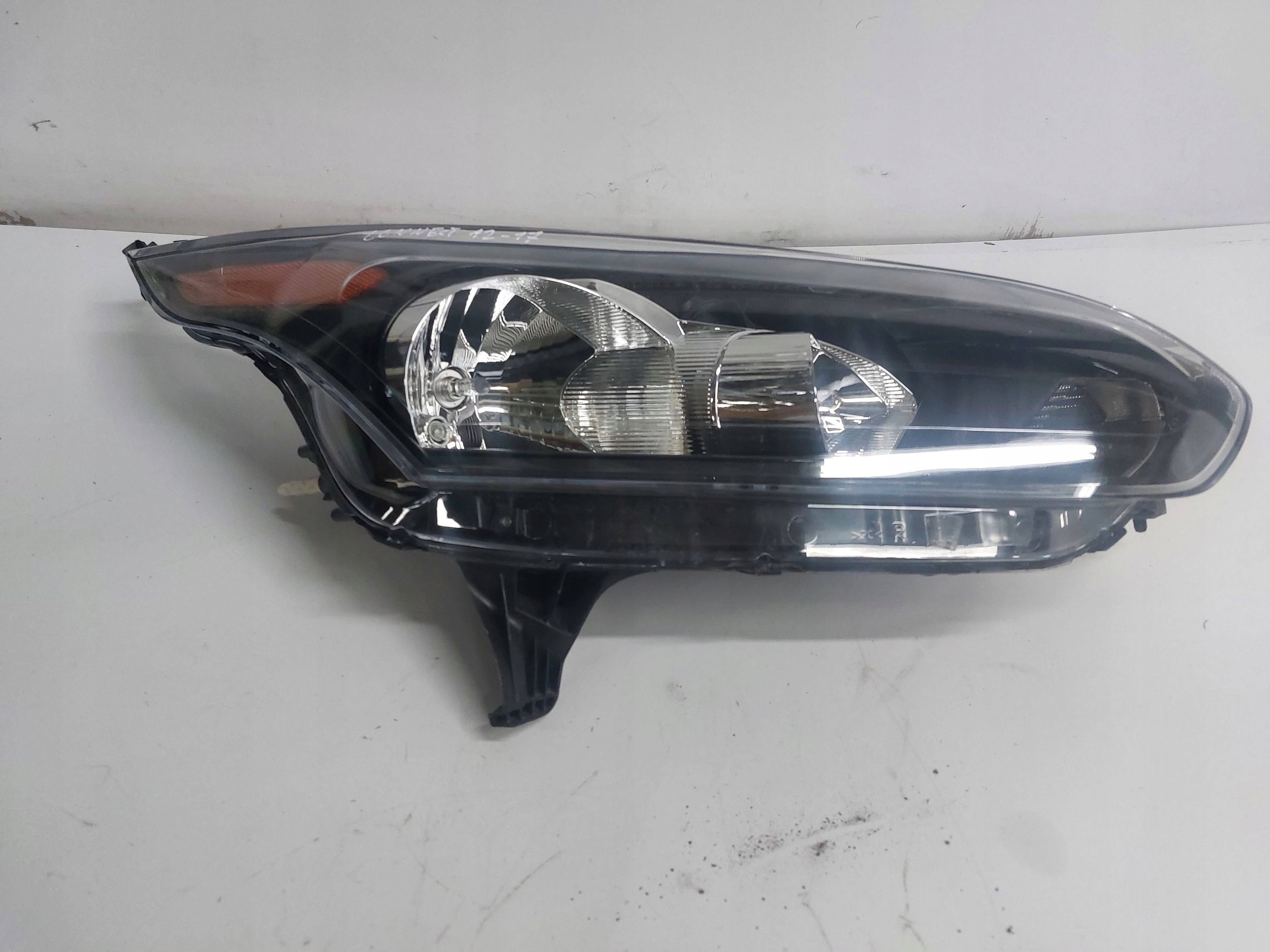 FORD TOURNEO CONNECT MK2 13-18r light right front FT11-13W029-DB