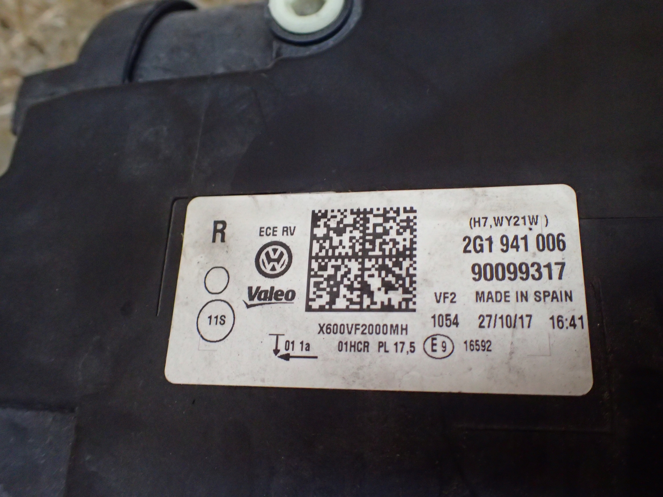 light front right VW POLO 17