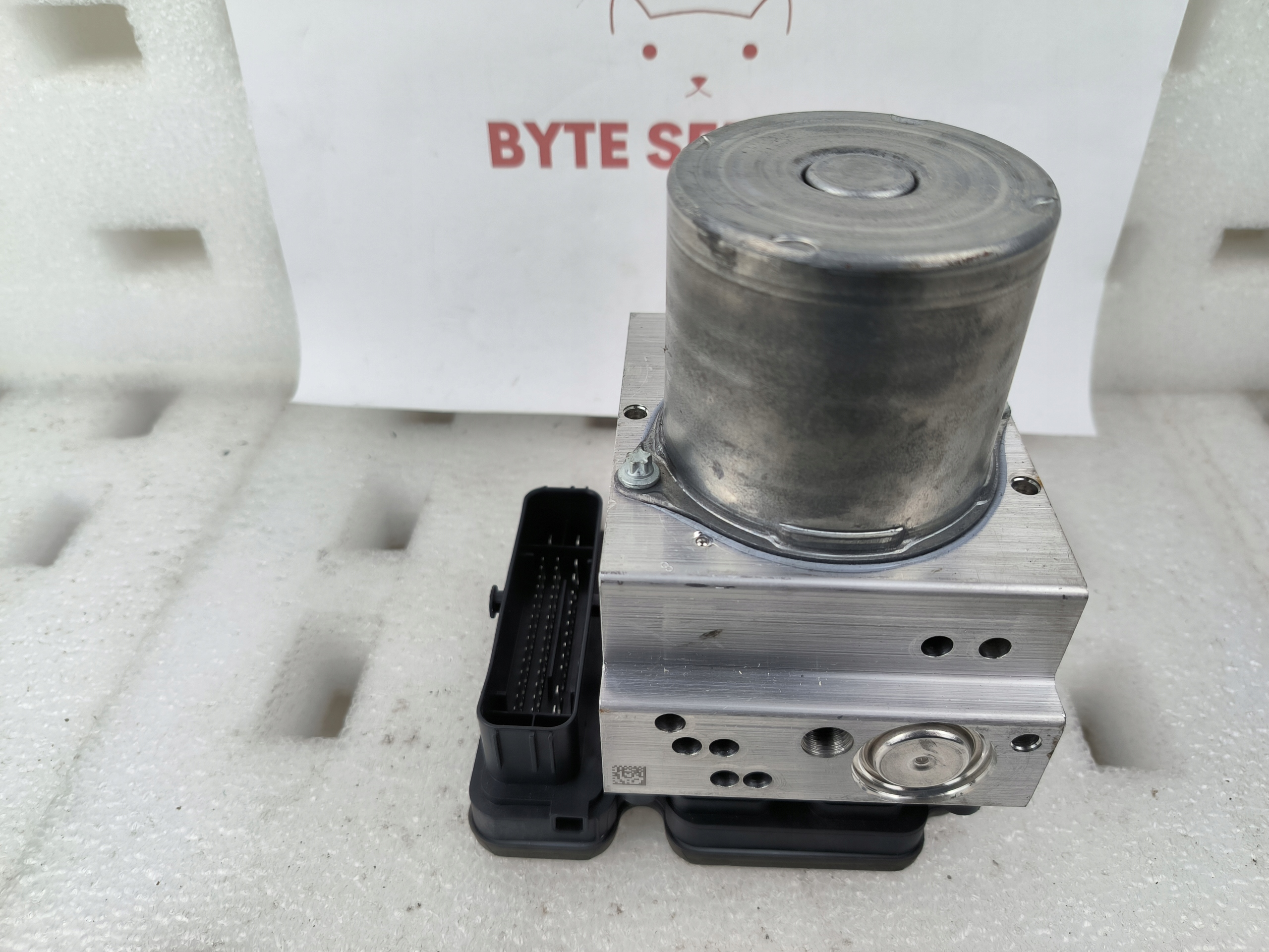PORSCHE TAYCAN 9J1 насос ABS 9J1614095R
