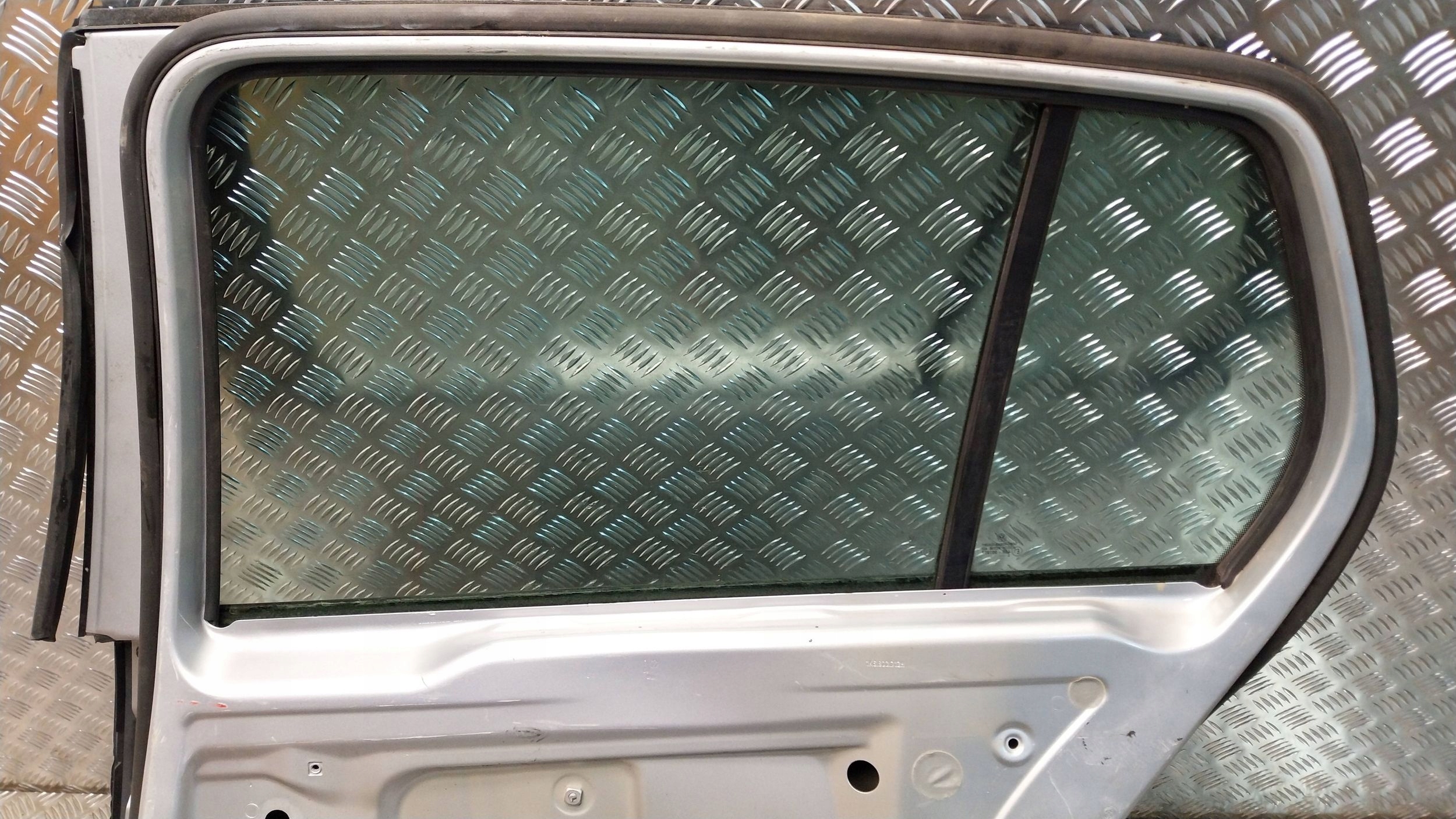 Tür heck rechts VW GOLF V 03