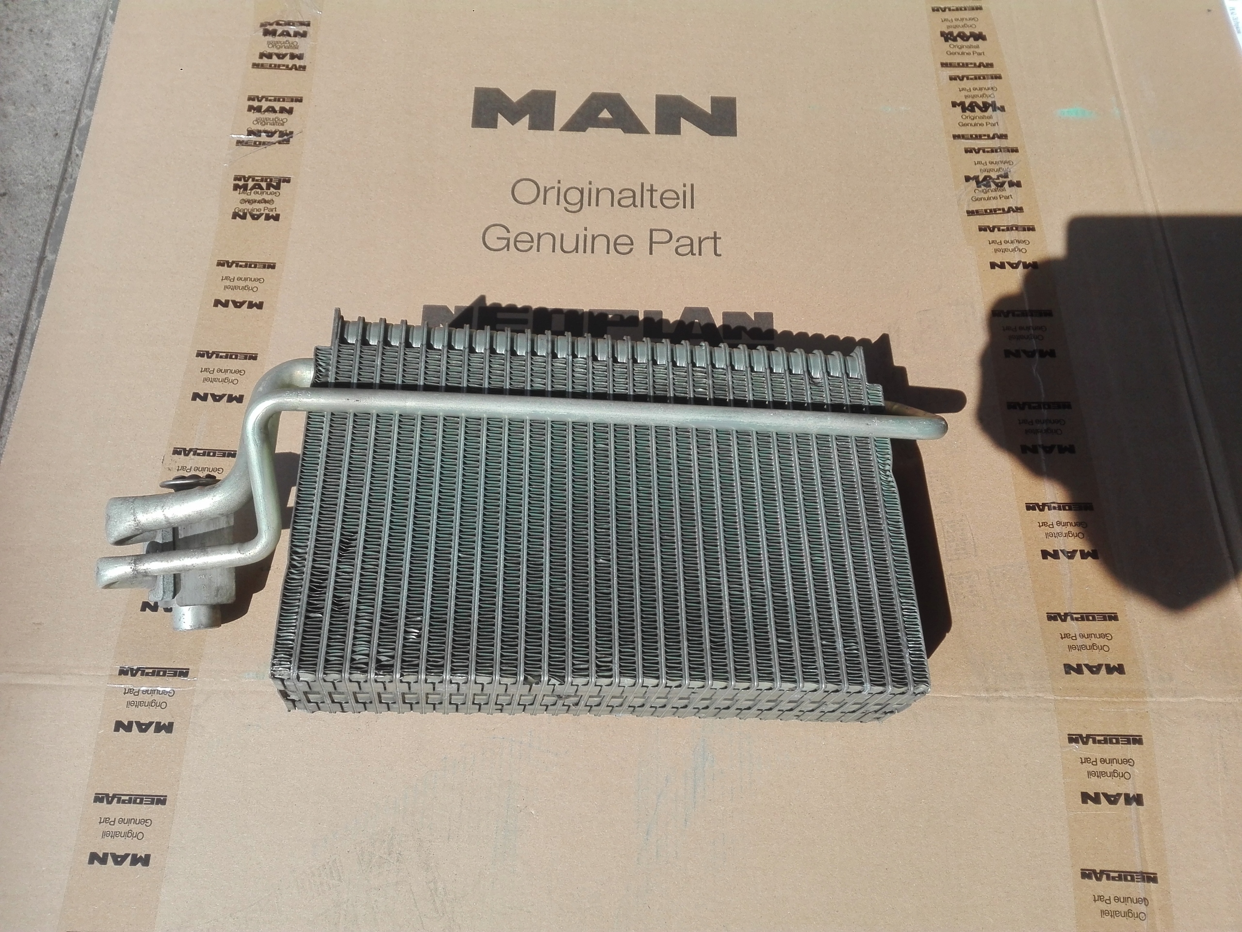 NAGRZEWNICA KLIMATYZACJI PAROWNIK MAN TGX TGA TGL