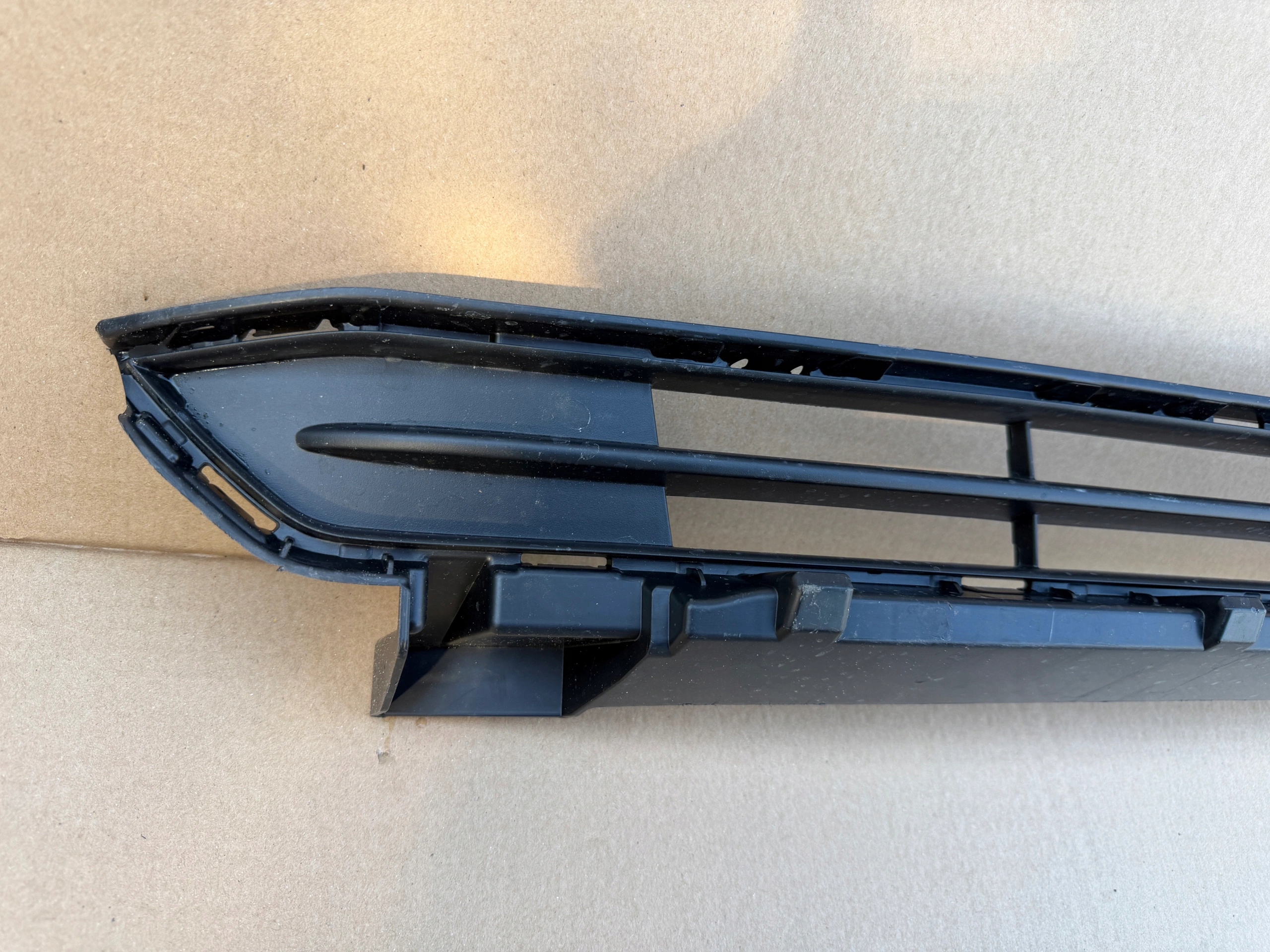 SKODA KAROQ 2017- grid SPOILER grille of a bumper front 57A853677E