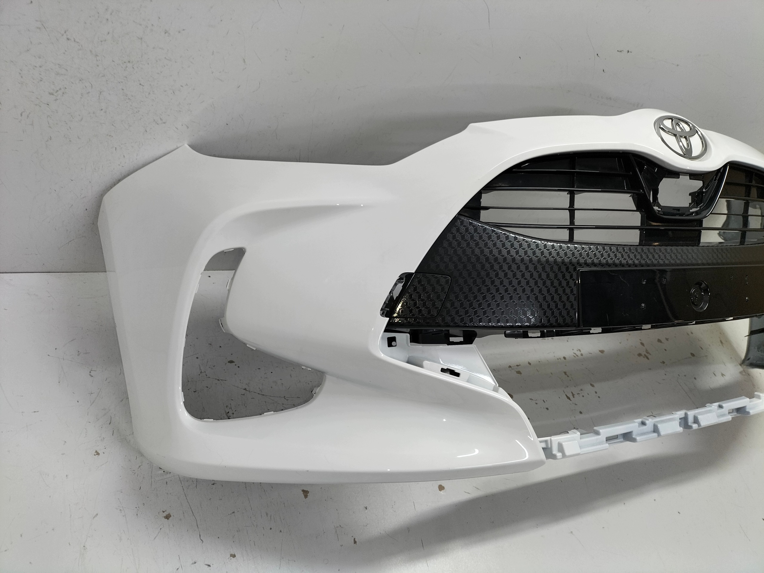 front bumper front TOYOTA YARIS 4 IV 20