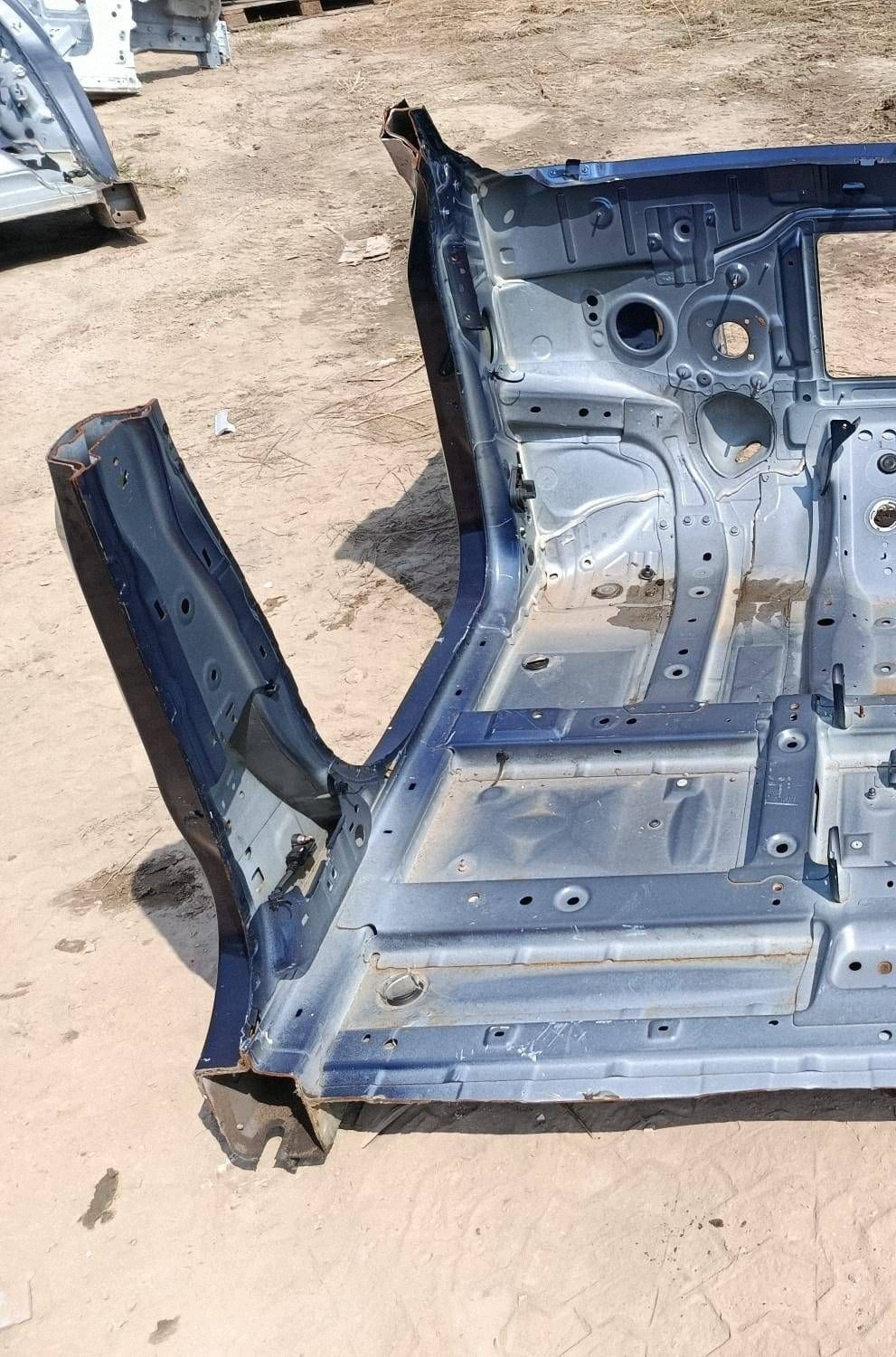 quarter pillar central threshold left Renault Megane E-Tech BIYNN