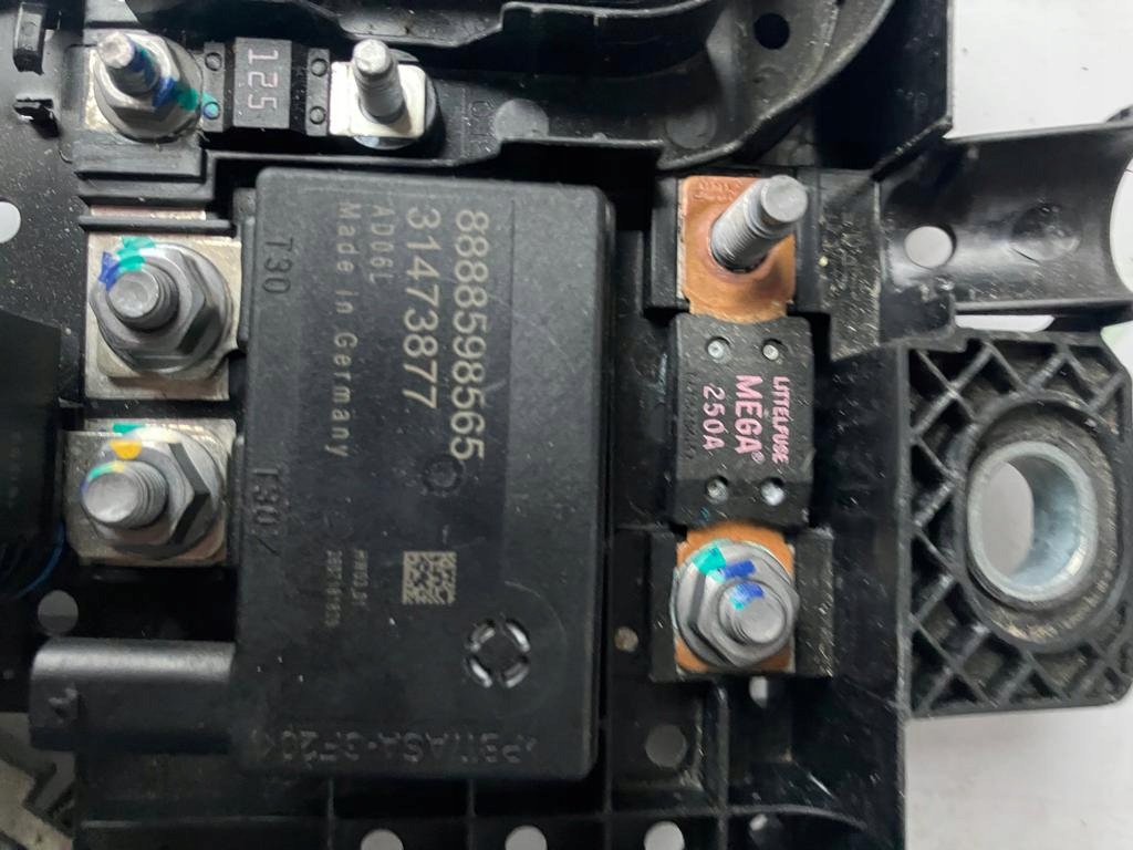 module of the battery terminal PIRO XC40 2.0 D4 32200334