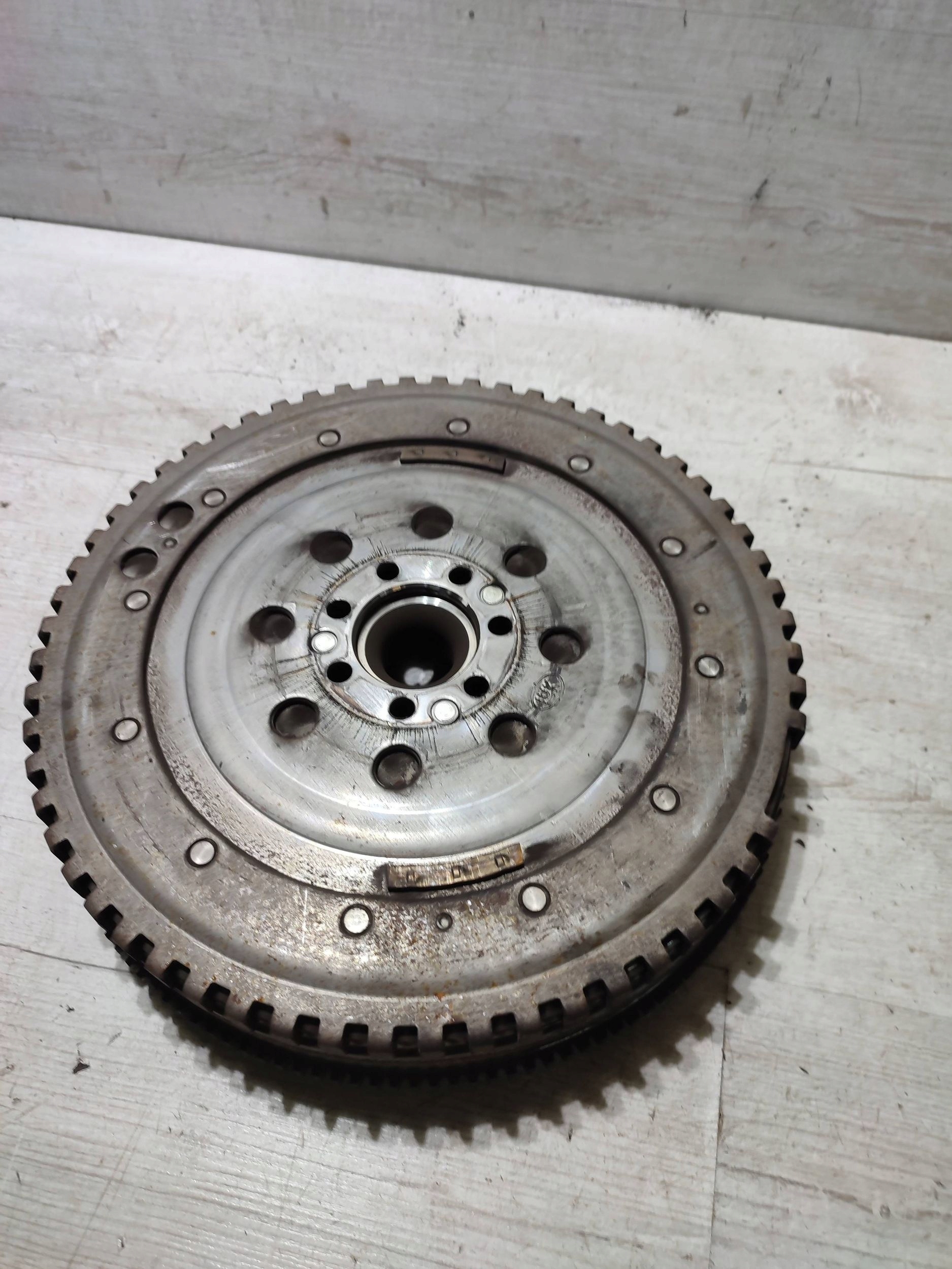 Mercedes-Benz GLA W156 2015 wheel flywheel