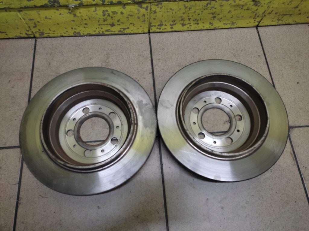 VOLVO S60 2.4 D disc brake rear part