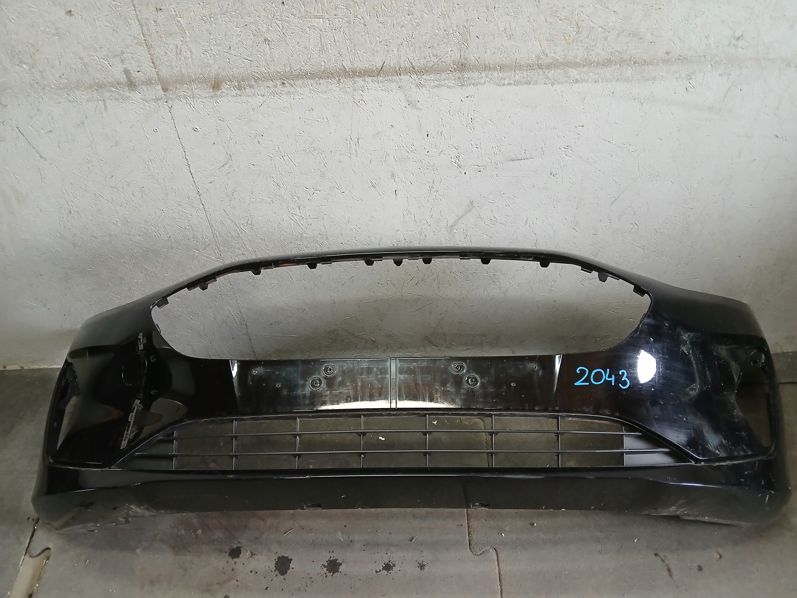 nárazník předek FORD FIESTA MK8