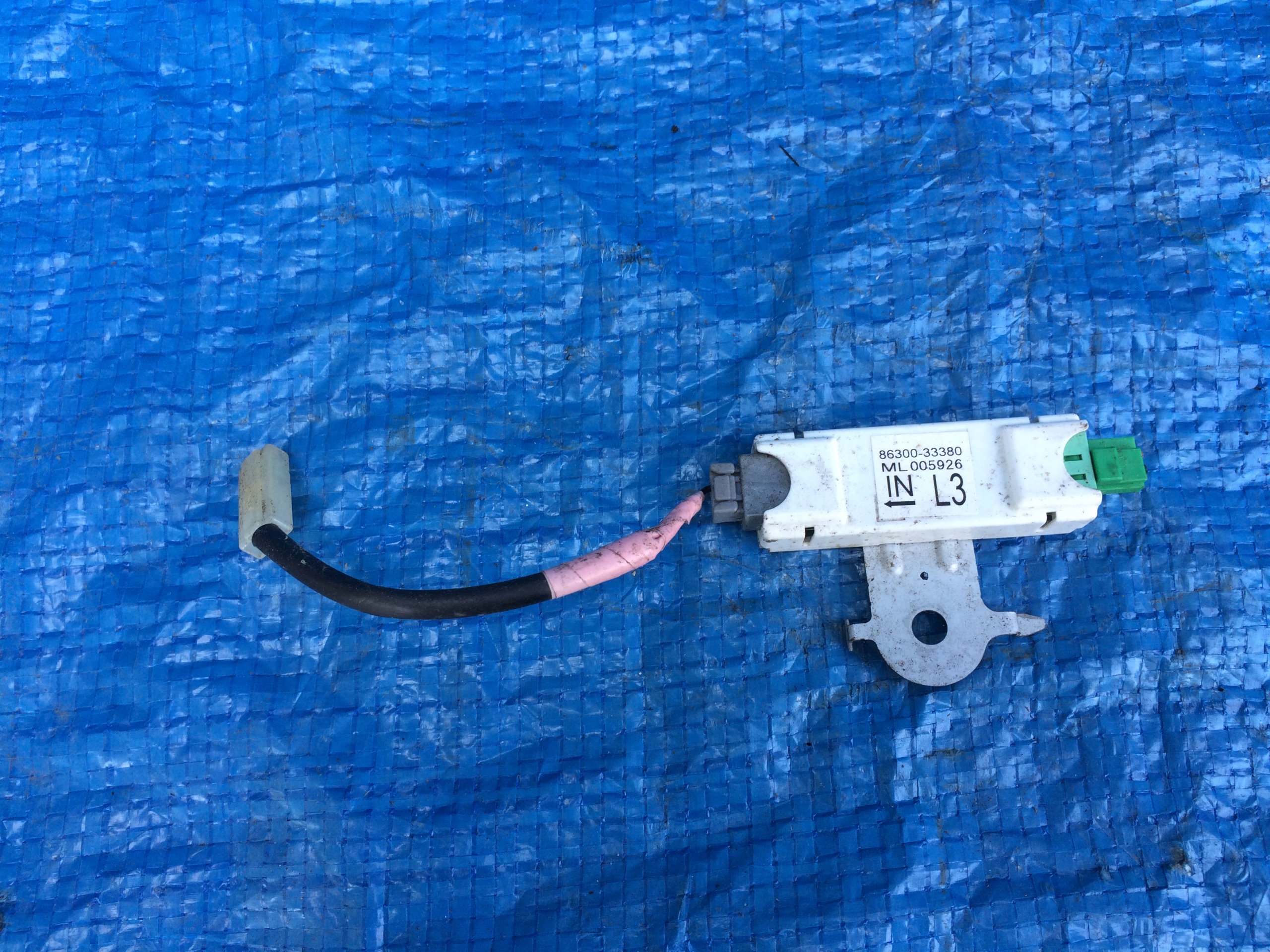 86300-33380 - TOYOTA CAMRY IX АНТЕННЫЙ УСИЛИТЕЛЬ