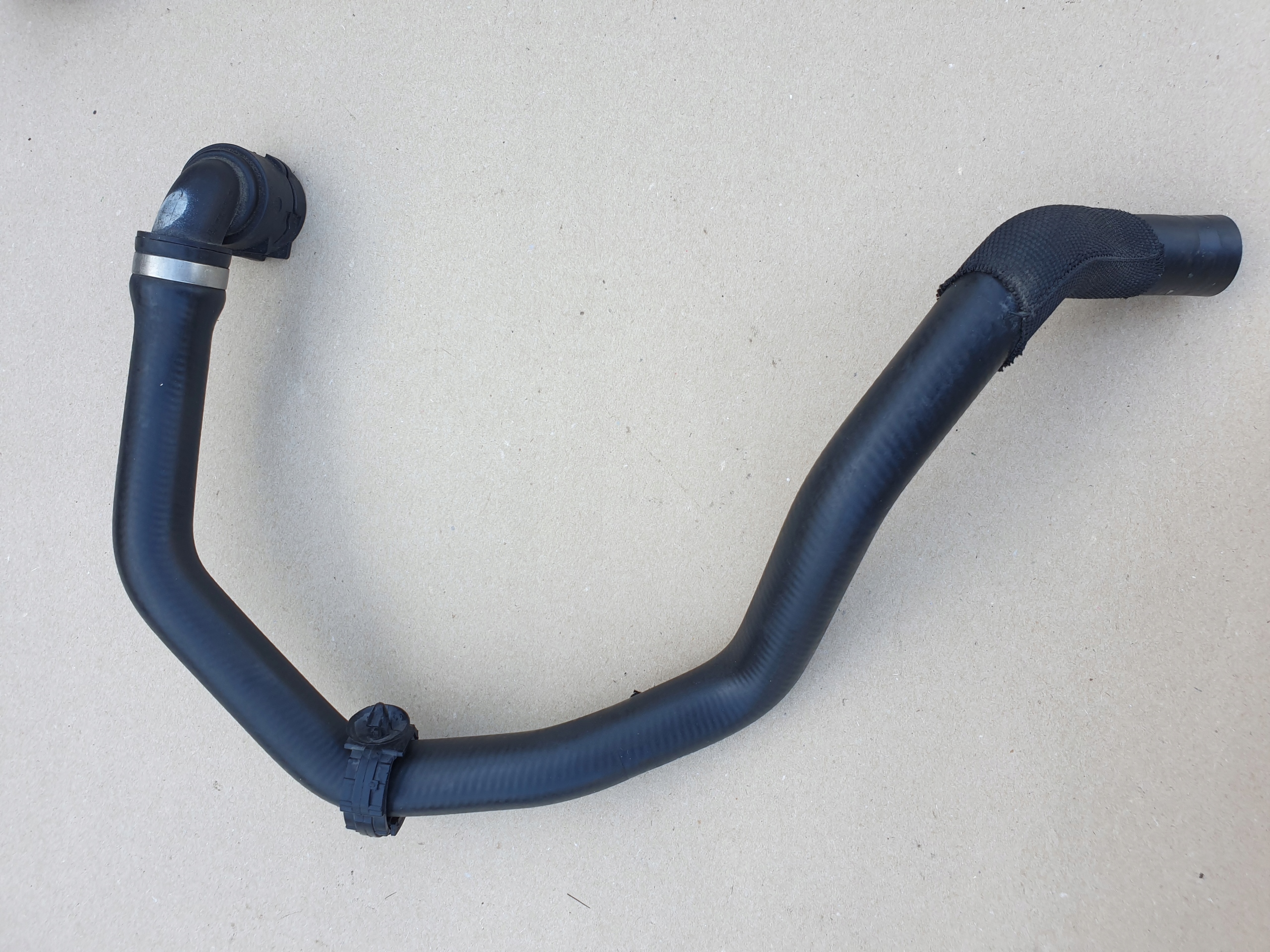 prijenos crijevo cijev vode BMW 3 E90 E91 E92 3.0 D 9189674 OE EUROPA