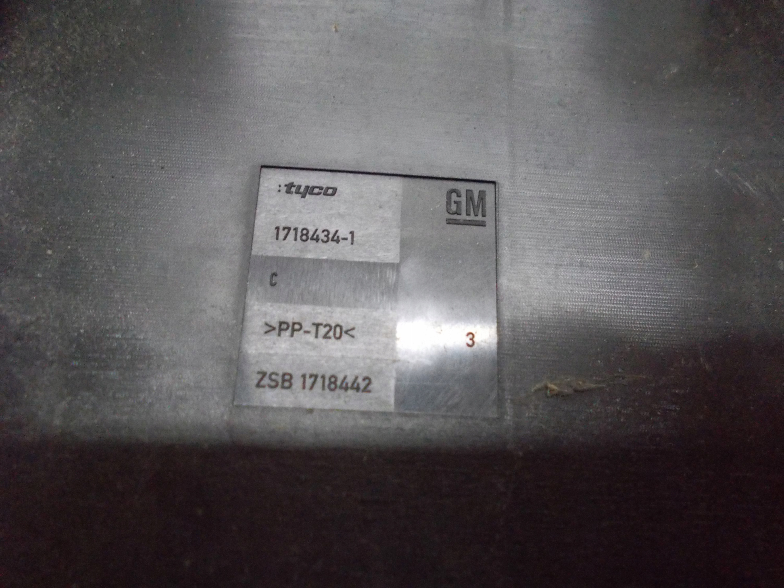 OPEL CORSA D 1.0 B 09R stromverteiler batteriekabel 1718434