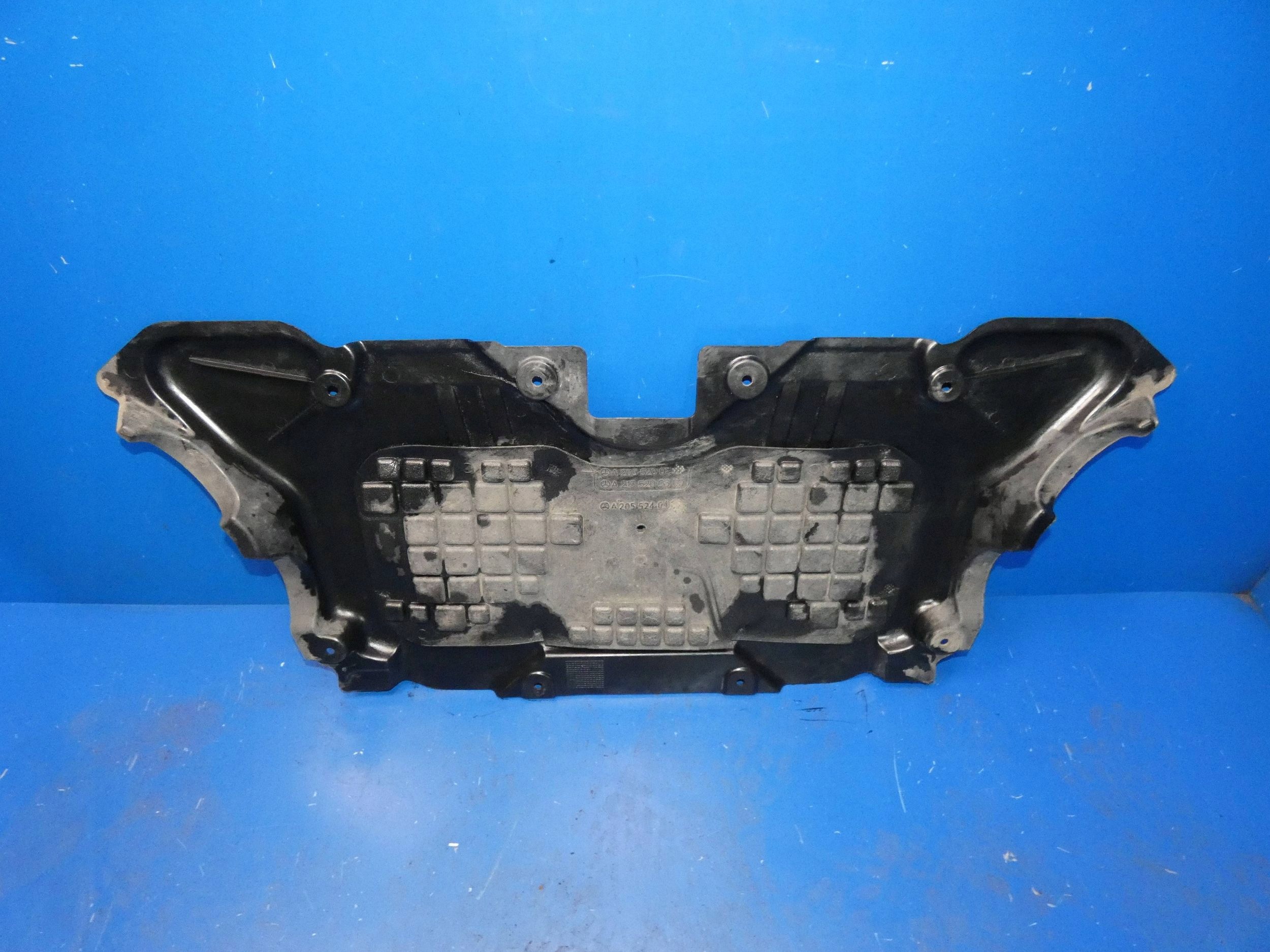 MERCEDES E KLASA W213 cover floor below engine gearbox