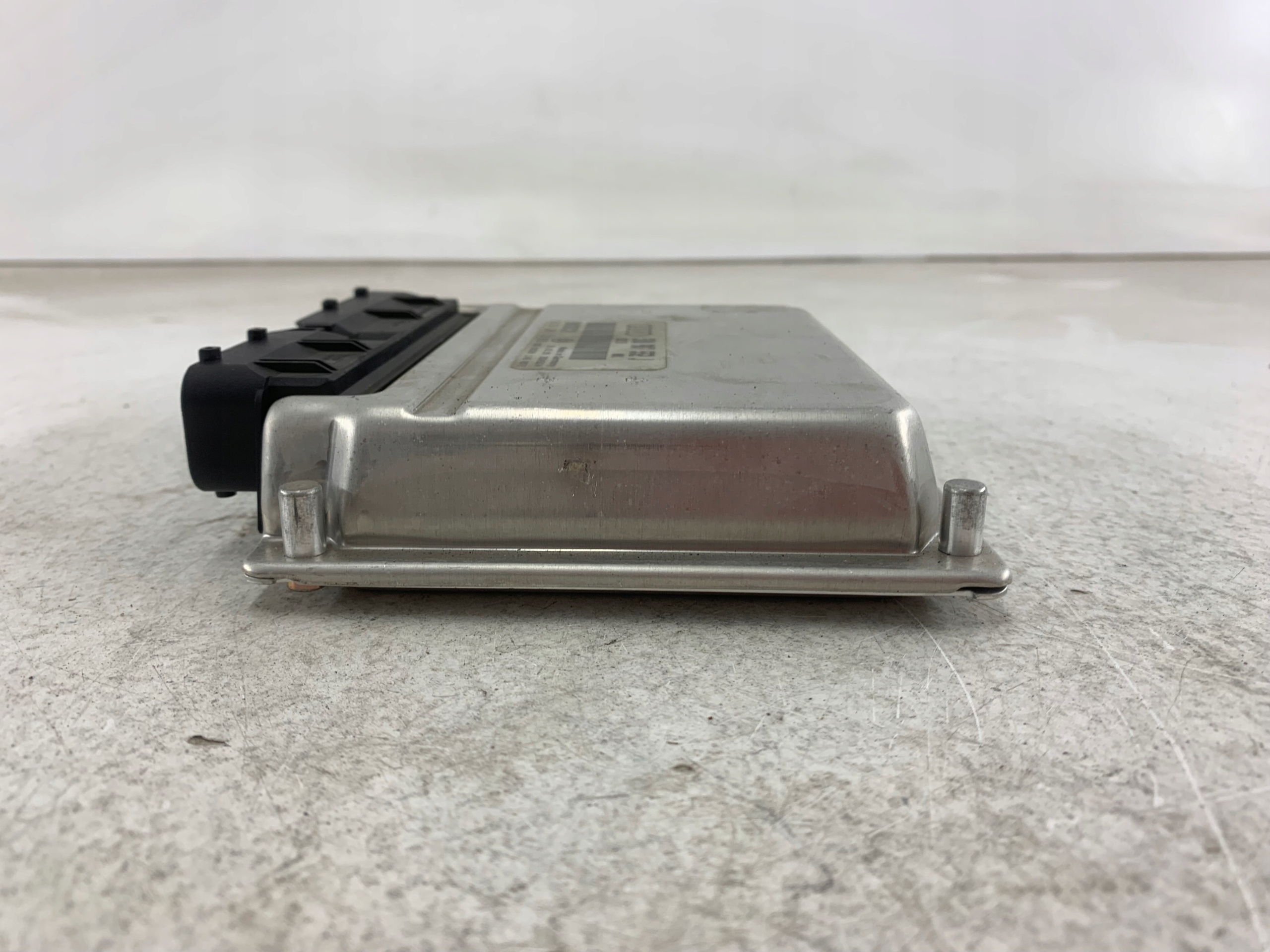 AUDI A6 C5 A4 B5 2.4 control unit of the engine 3B0907552J