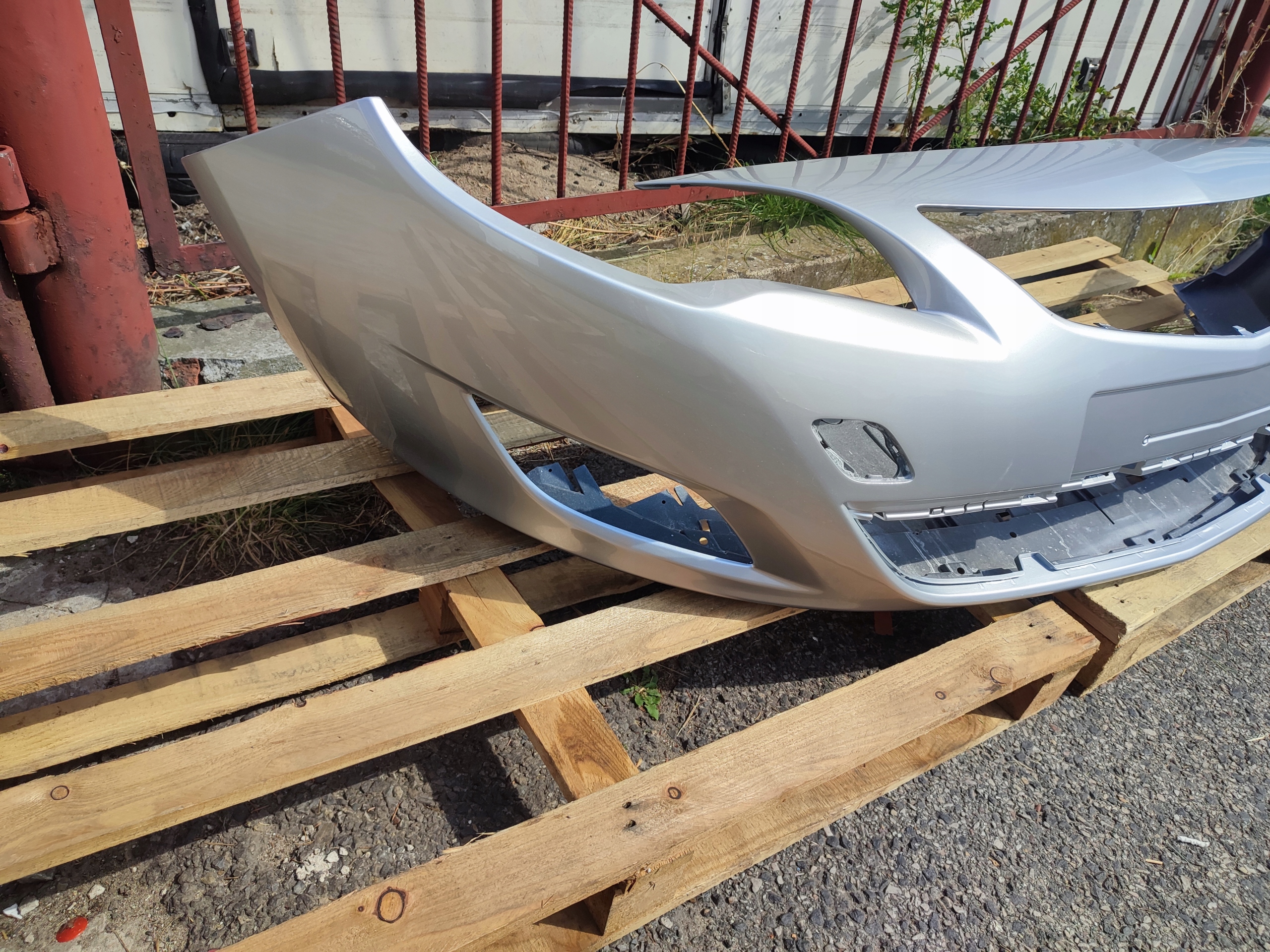 bumper front front OPEL ASTRA J KOD LAKIERU PRZEDLIFT Z176 UCHO