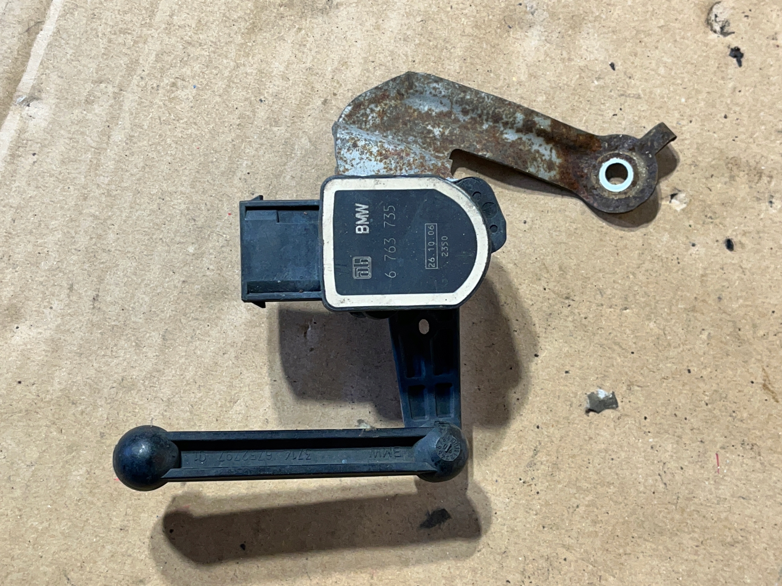 133 BMW CZUJNIK POZIOMOWANIA ŚWIATEŁ 6763735