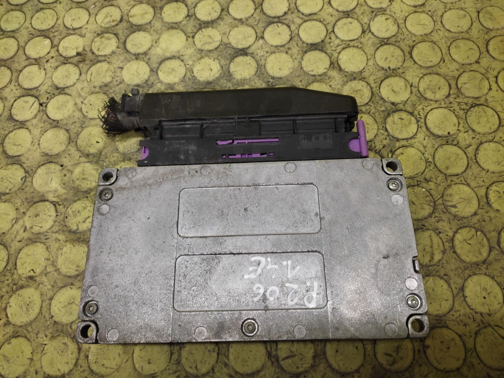 PEUGEOT 206 control unit of the engine 9657137180
