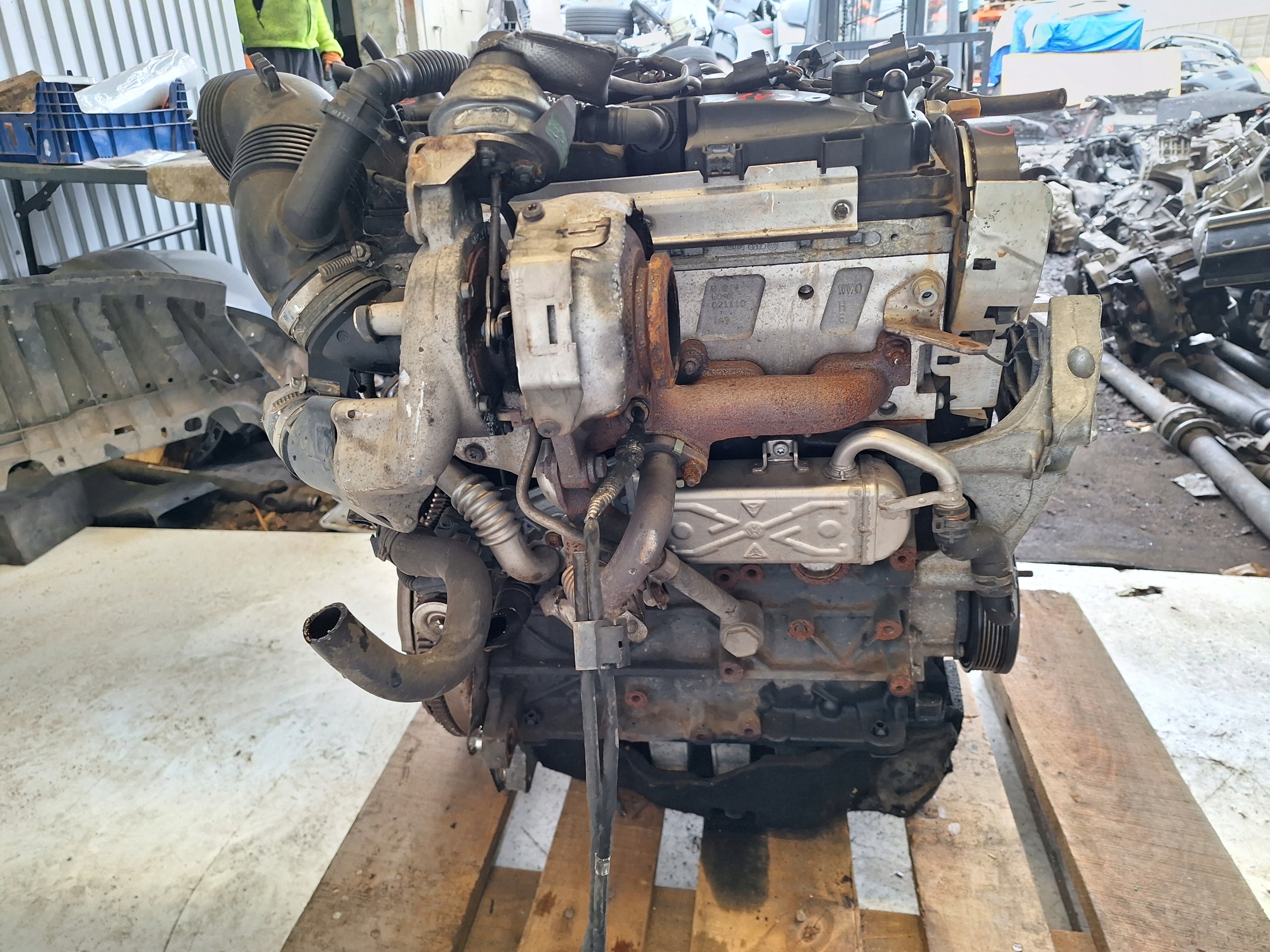 VOLKSWAGEN SEAT SKODA AUDI engine 1.6 TDI CAY 105KM
